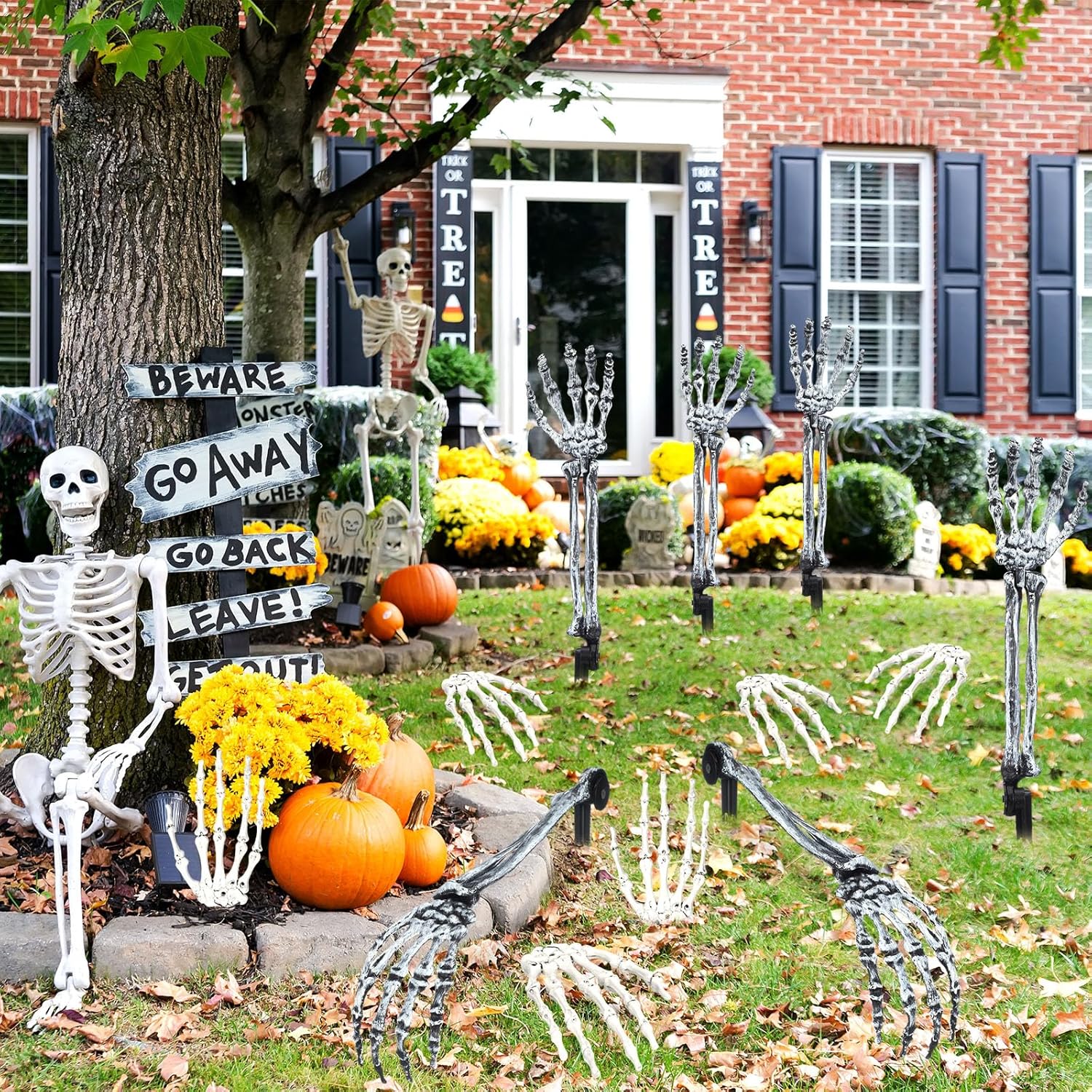 18 Pcs Realistic Skeleton Arm Stakes and Halloween Skeleton Hands Decorations for Lawn Stakes Halloween Garden Decoration (Right & Left)