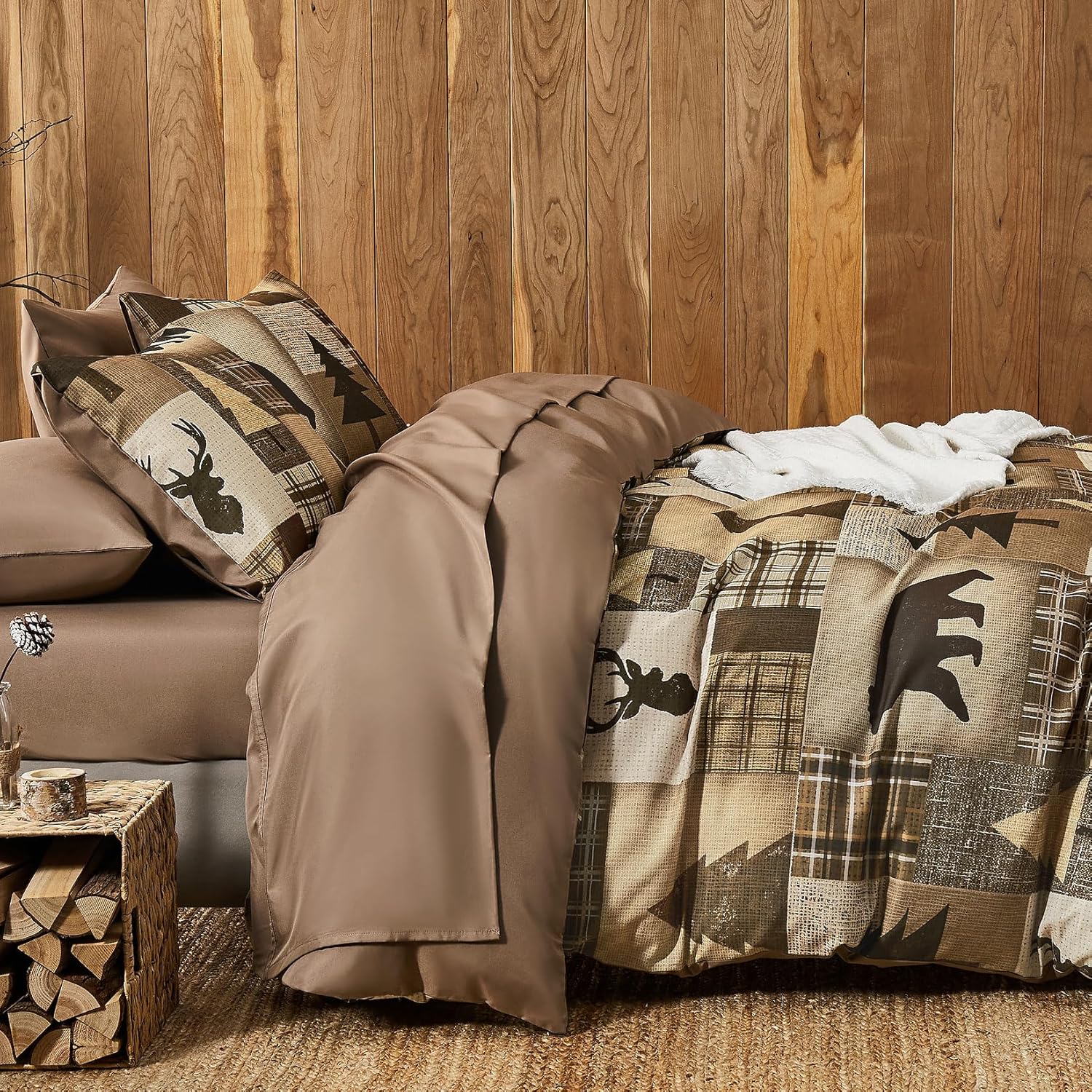 Wake In Cloud - Rustic Duvet Cover Set, Cabin Western Christmas Holiday Country Theme with Bear Deer Lodge Patchwork, Soft Lightweight Bedding, 3-Piece, Taupe Brown, Queen Size - Image 3