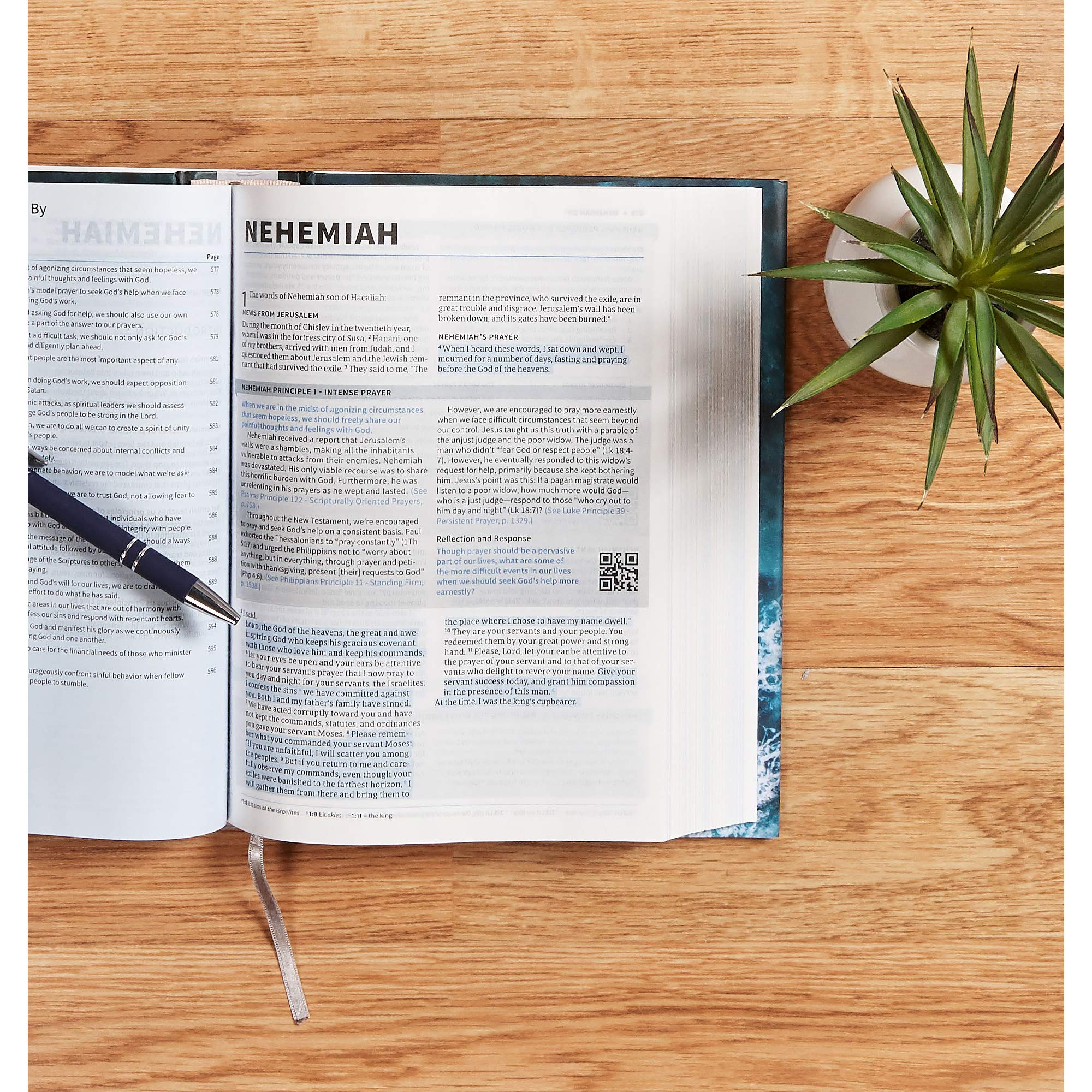 CSB Life Essentials Interactive Study Bible, Hardcover, Jacketed, Black Letter, Study Commentary, Life Principles, QR Codes, Videos, Easy-to-Read Bible Serif Type - Image 4