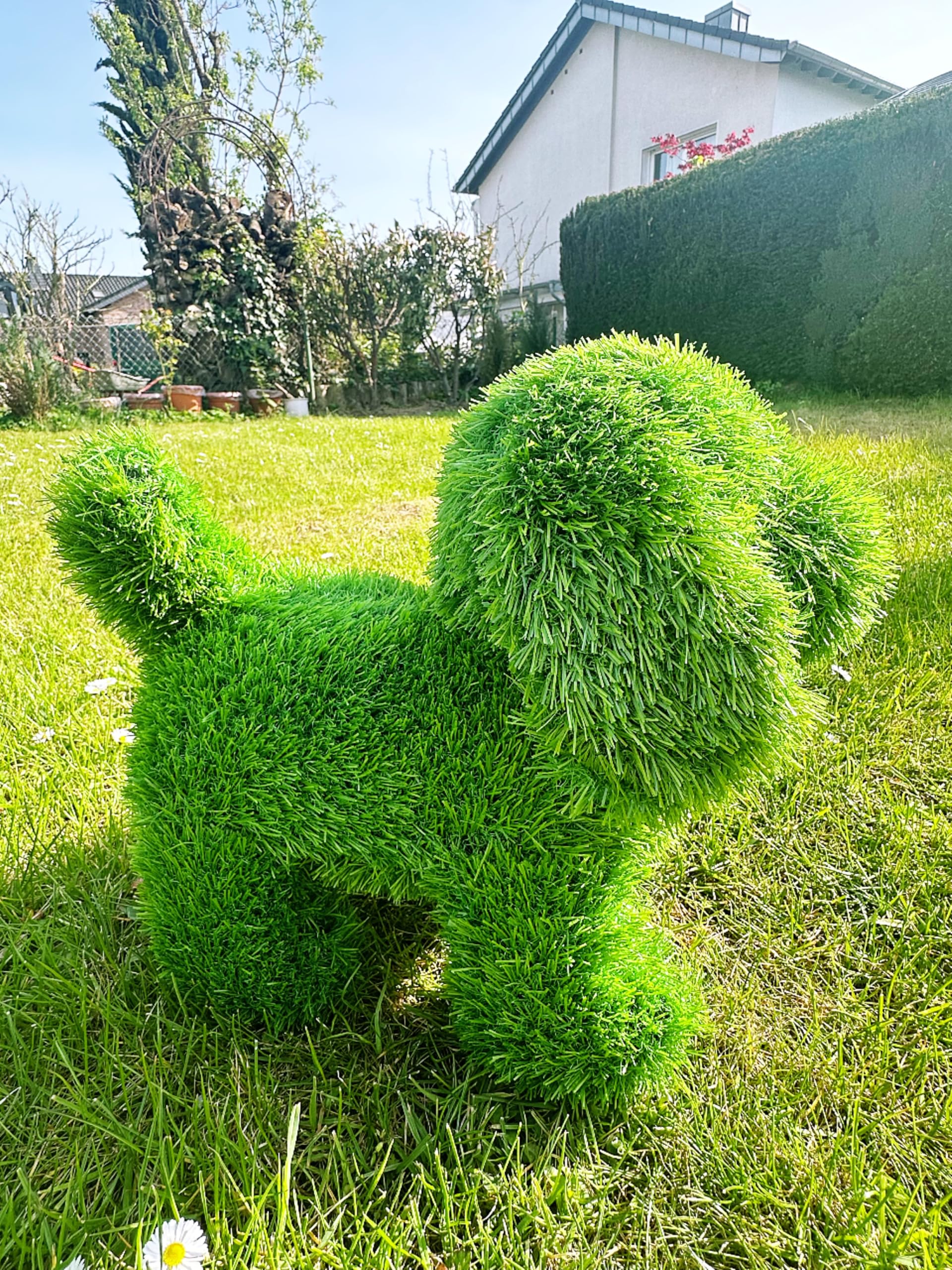 Sculptures d'art innovantes en herbe artificielle Lapin Ours Chien Décoration de jardin en herbe (Chien, 35 cm)