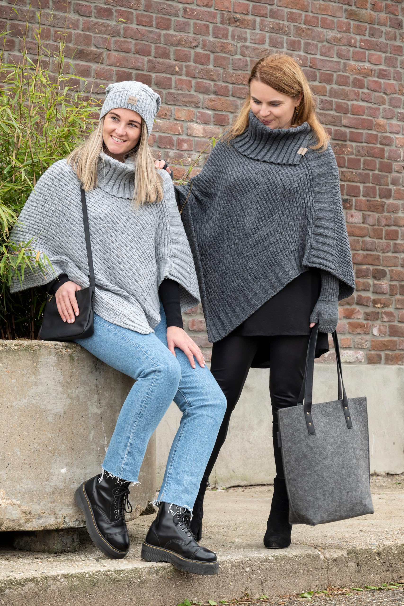 Knit Factory - Nicky Poncho Tricoté