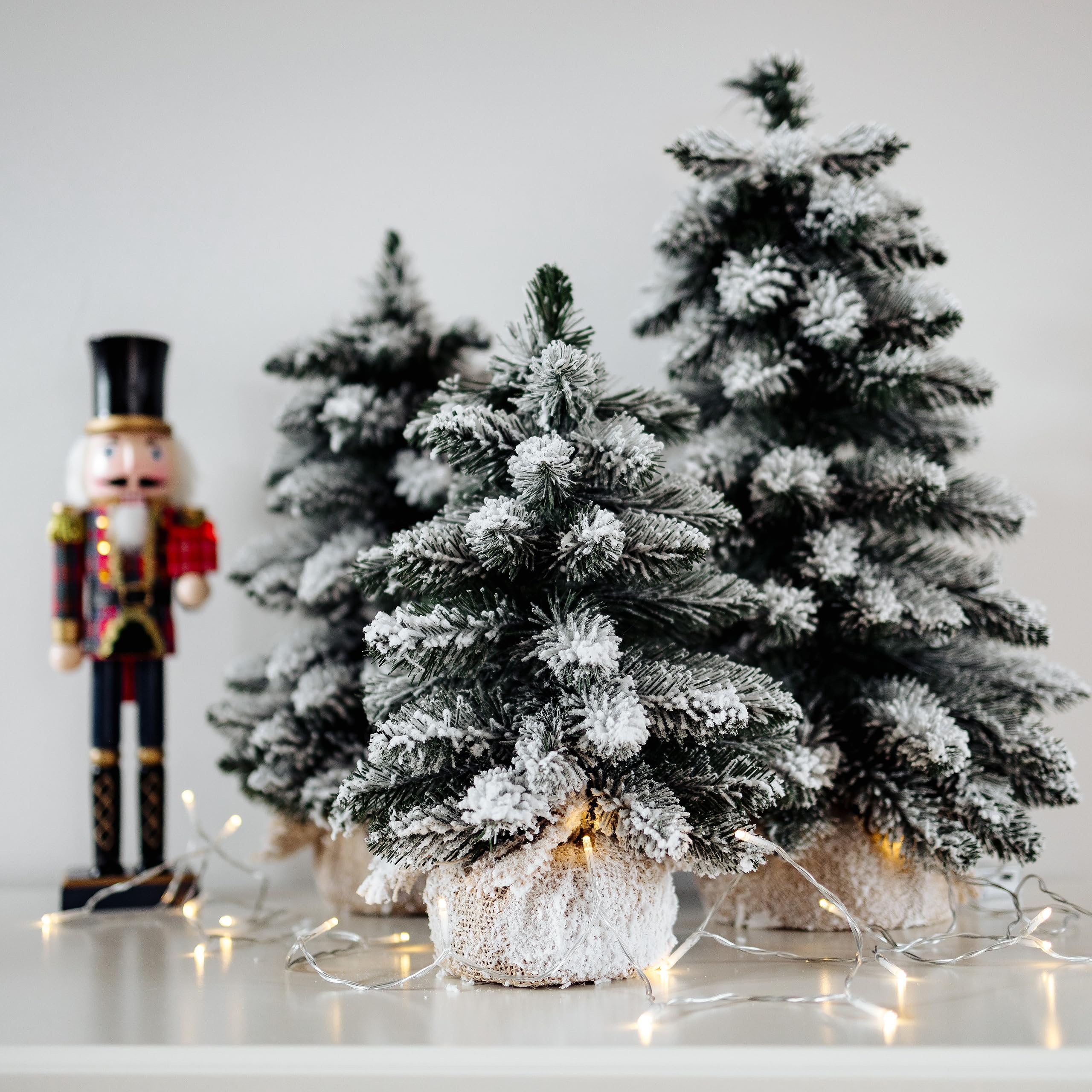 Creative Home Árbol de Navidad Artificial con Nieve | Tamaño 30 cm | Cono Pino Pequeño Miniatura | para Mesa Escritorio Oficina | Interior Exterior | Regalo Decoración Personalizada Navideña
