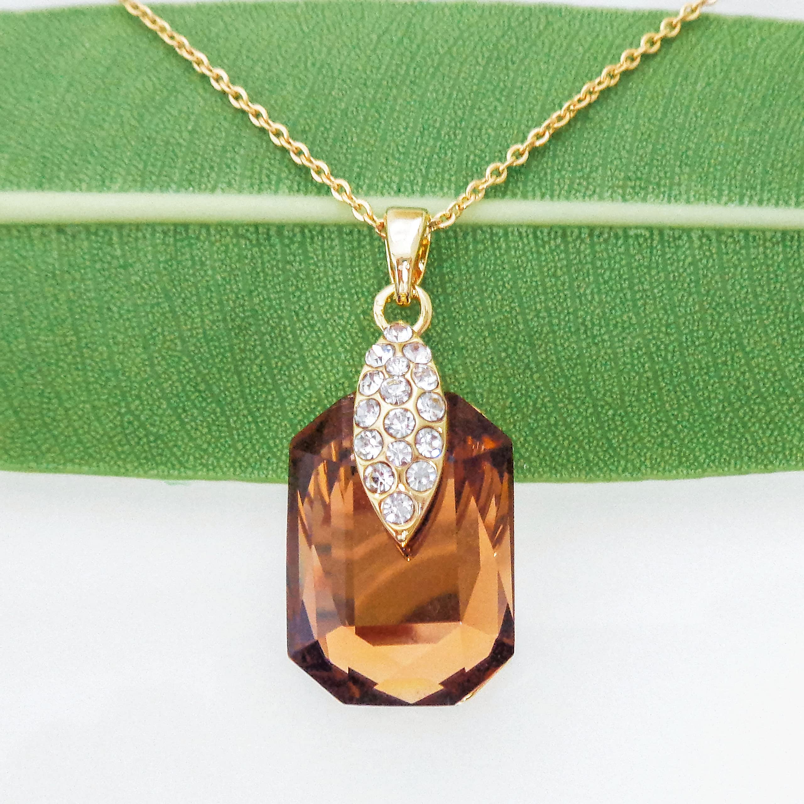 Collar con colgante de circón cuadrado de cristal chapado en oro de 18 quilates 16 +2, Zinc, Circonia cúbica 4