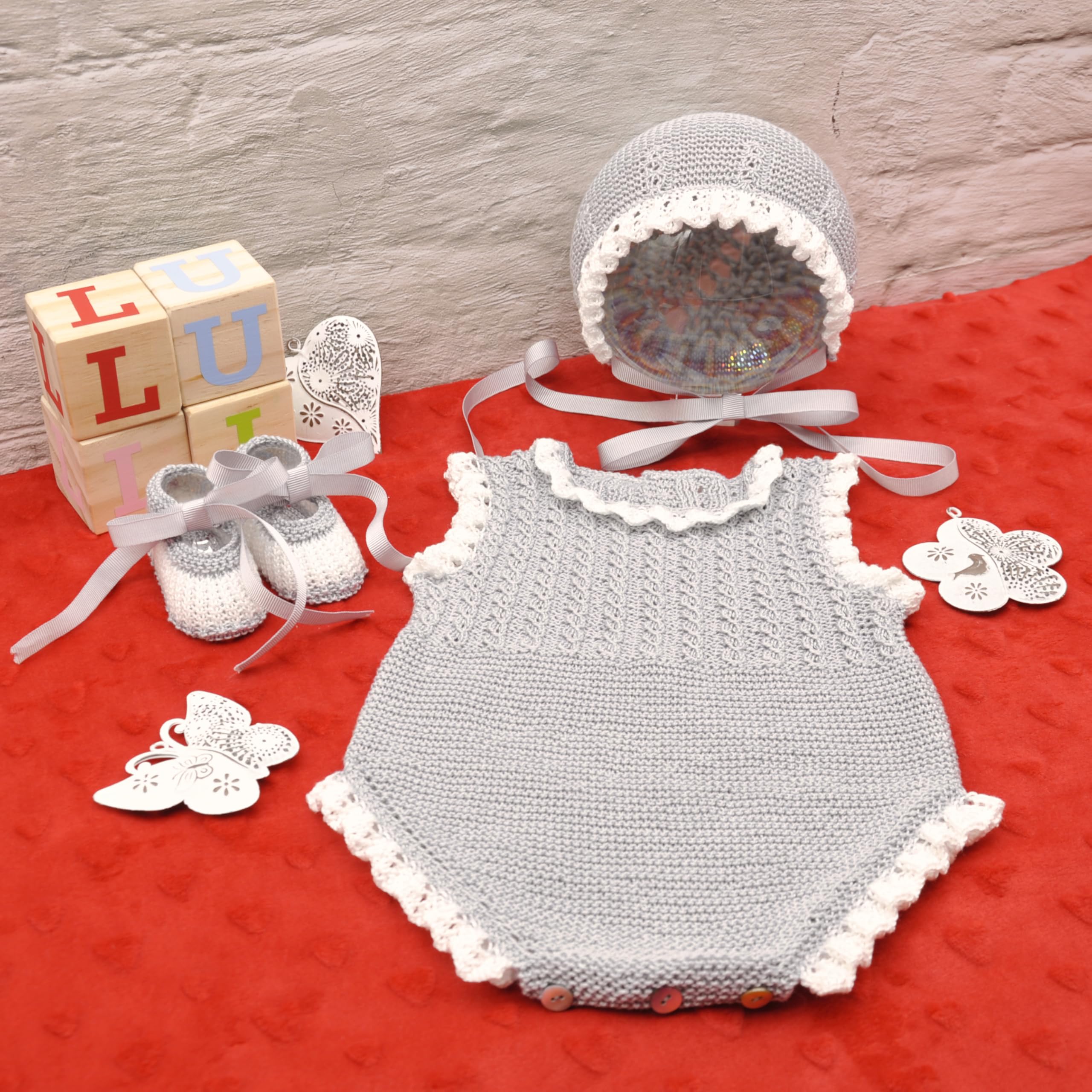 Bautizo, Tejido a mano cuidadosa y meticulosamente: Mameluco sin mangas, capota y patucos, Ropa especial para ocasiones especiales. Talla 0-3 Meses