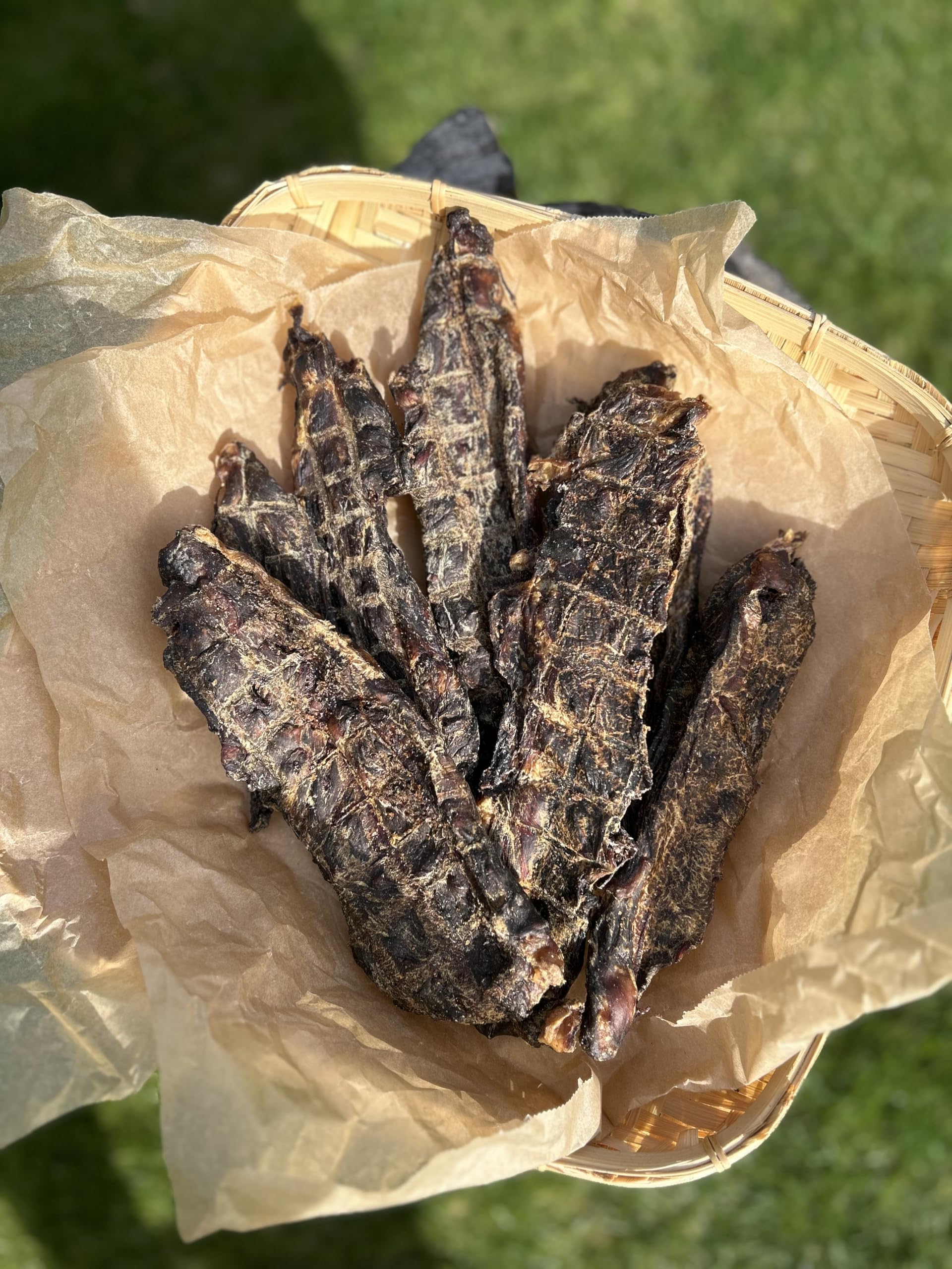 Hundesnack Pferdefleisch getrocknet, 100% natürliches Pferd Hundeleckerli Kauartikel, hypoallergene Belohnung & Trainingssnack für Hunde, Monoprotein, getreidefrei, ohne Zusatzstoffe (1kg)