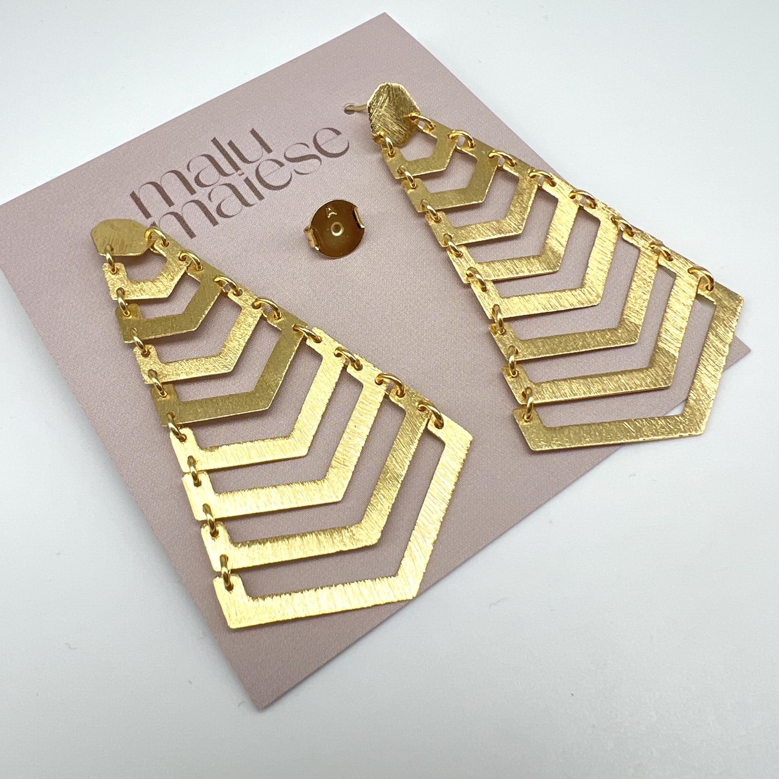 Pendientes Largos Cascade chapados en Oro 18K, Joya para fiesta, Versátiles y Atemporales, Pendientes Ligeros y Geometricos, Regalo Único para Mujer