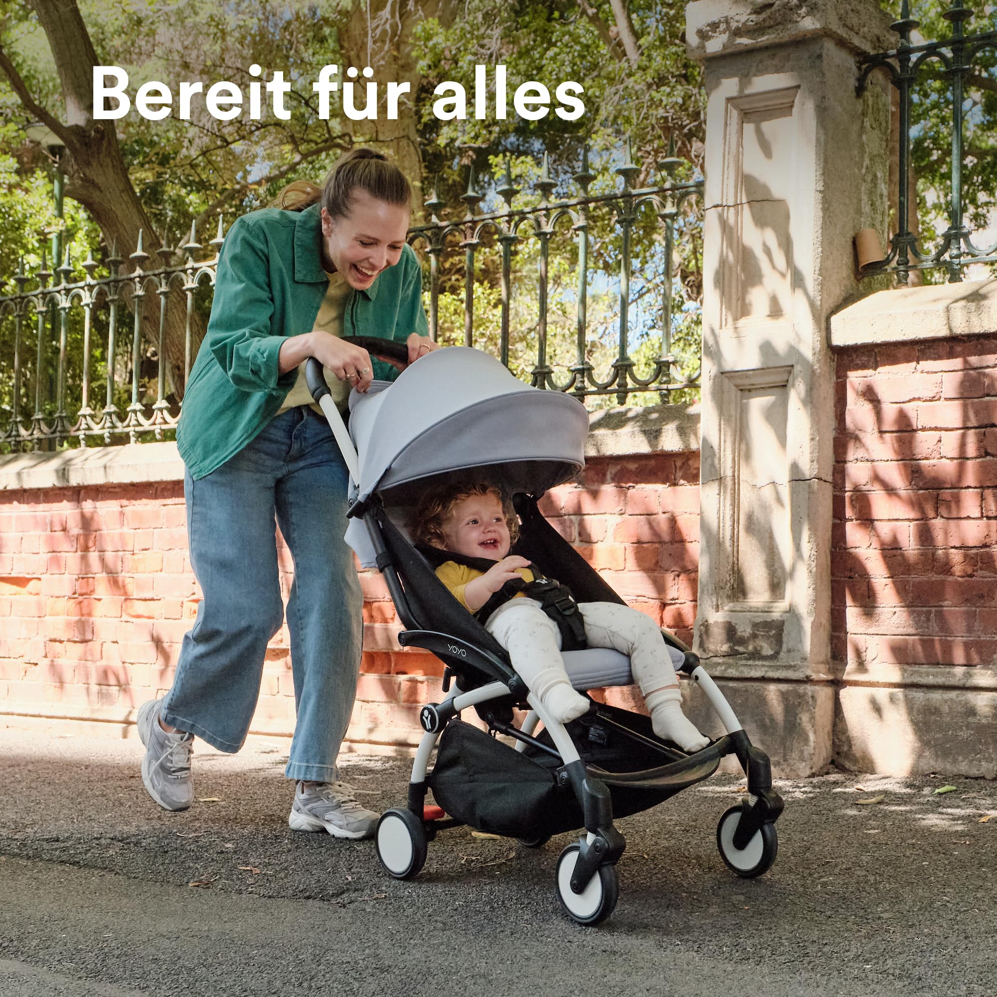 Stokke YOYO3 Kinderwagen ab 6 Monaten - Inklusive weißem Rahmen / Stone Sitzkissen + Verdeck - Blitzschnell ein- und ausklappbar - Leicht & kompakt - Handgepäck-kompatibel