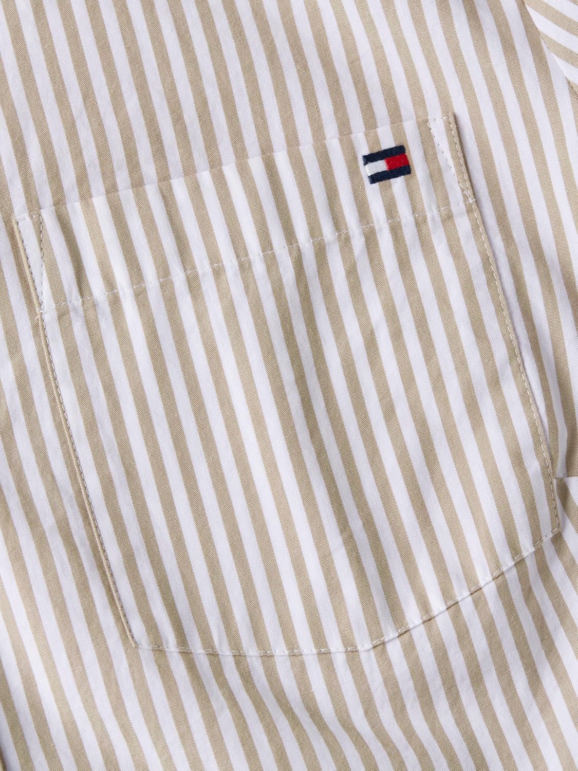 Tommy Hilfiger Women's Cotton Poplin Long Sleeve Button Down Shirt in Regular Fit with Roll Up Sleeve