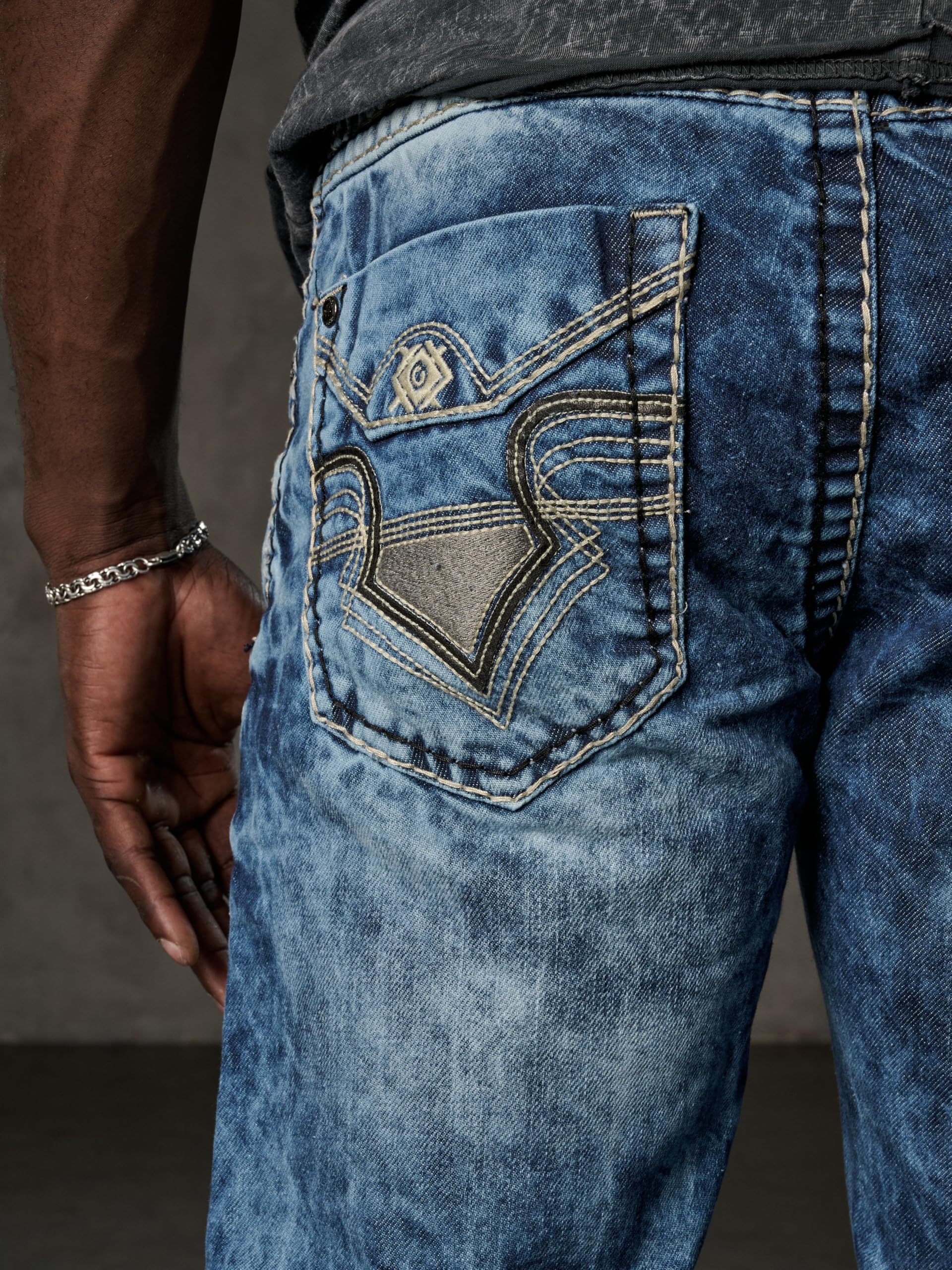 Cipo & Baxx Herren Jeans | Modelle mit Ziernähten | Alltag & Trend Design | Alltagstauglich | für individuelle Outfits