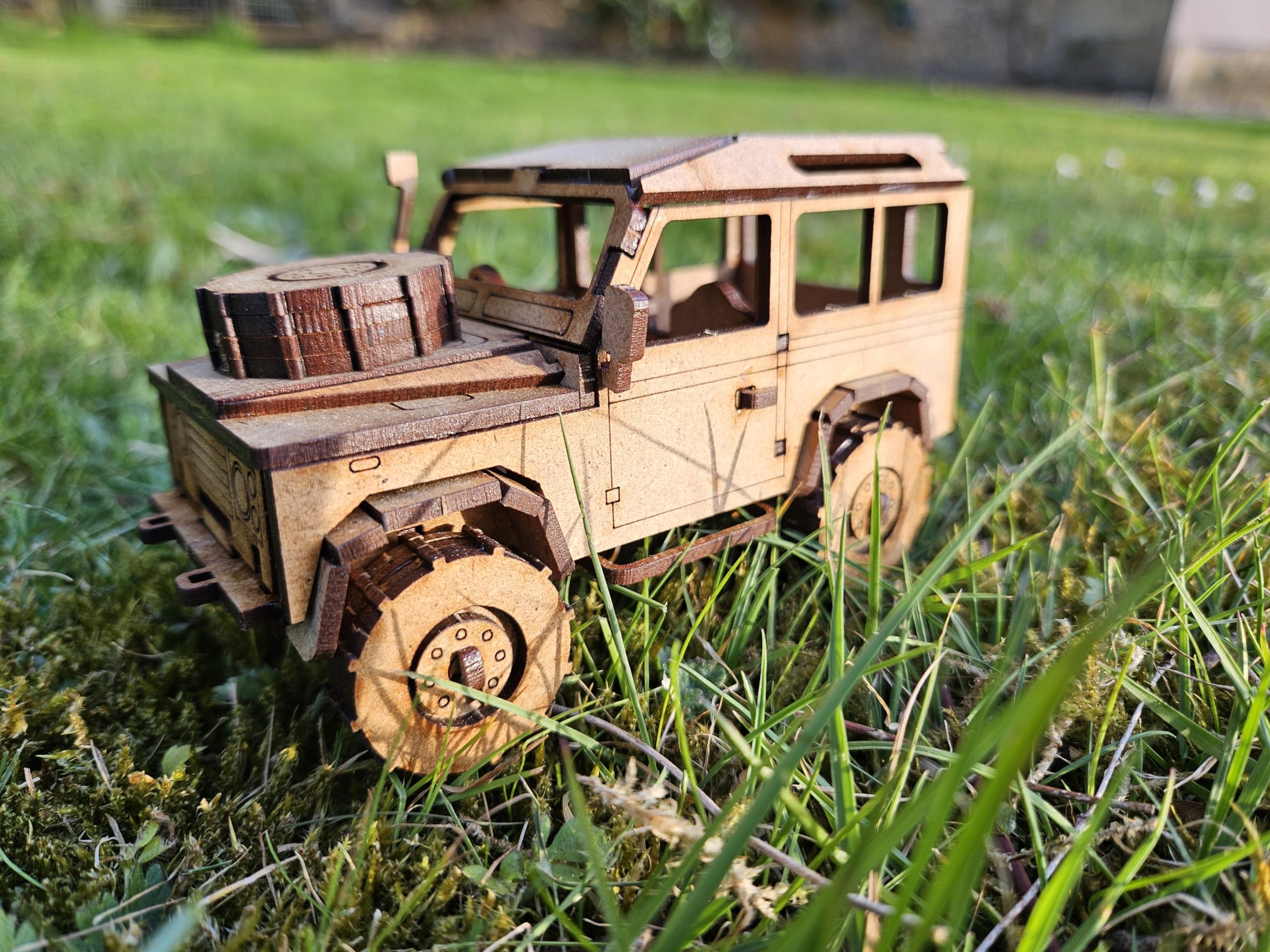 Landrover Defender 90 Self assembly Wooden Model Kit