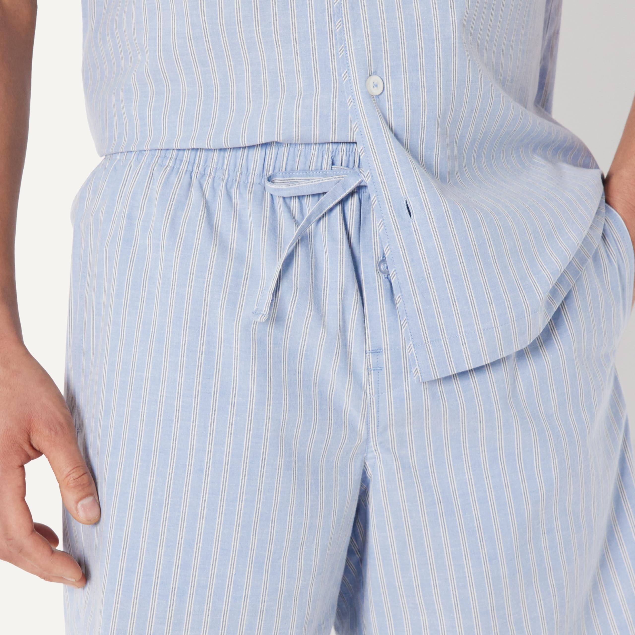 Amazon Essentials Conjunto de Pijama Corto de Popelina Elástica con Cuello en Pico Hombre