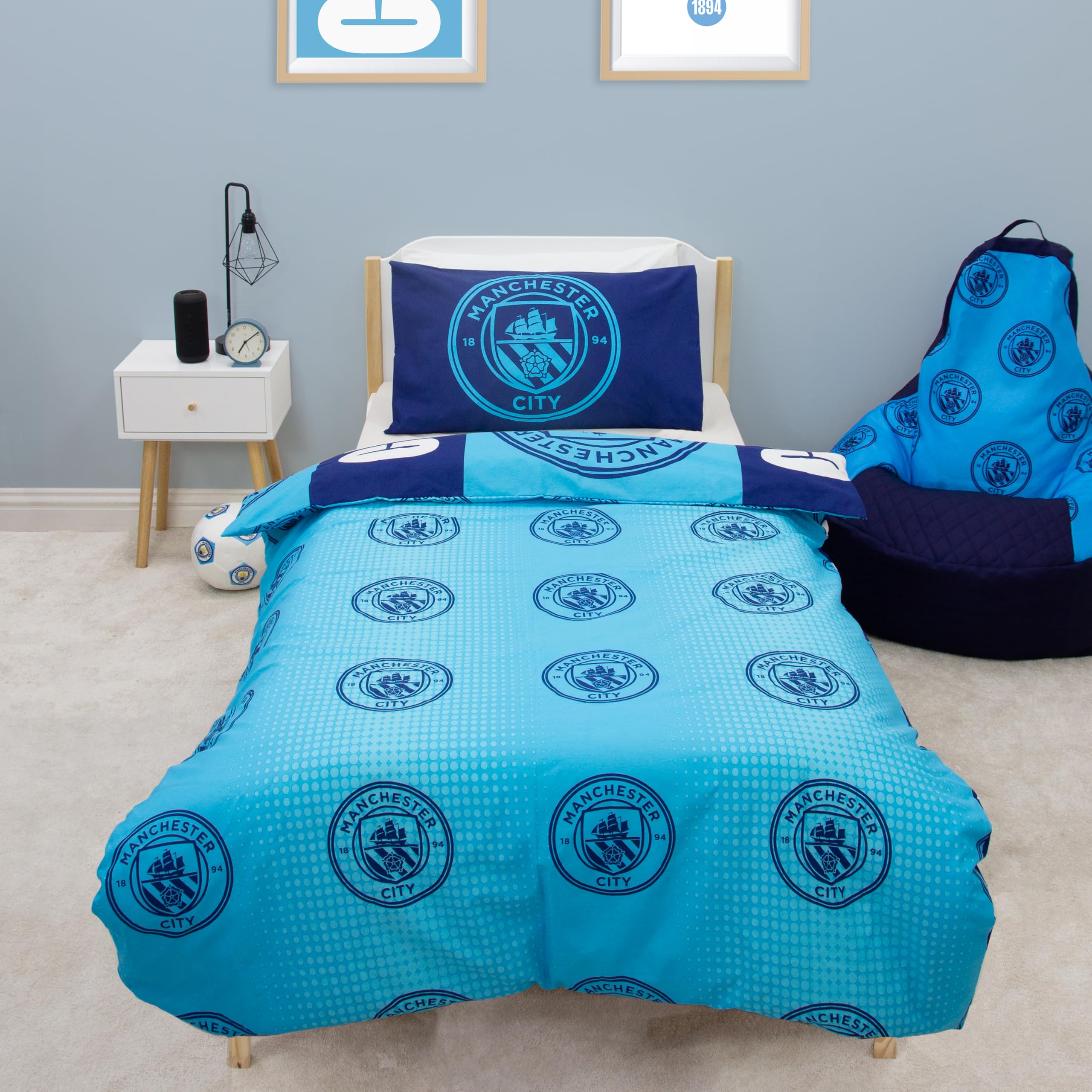 Manchester City FC Offizielles Einzelbettwäsche-Set | Design „Flashy“ | Blaues, beidseitig wendbares Fußball-Bettwäsche-Set mit passendem Kissenbezug | Offizielles Merchandise | Polycotton
