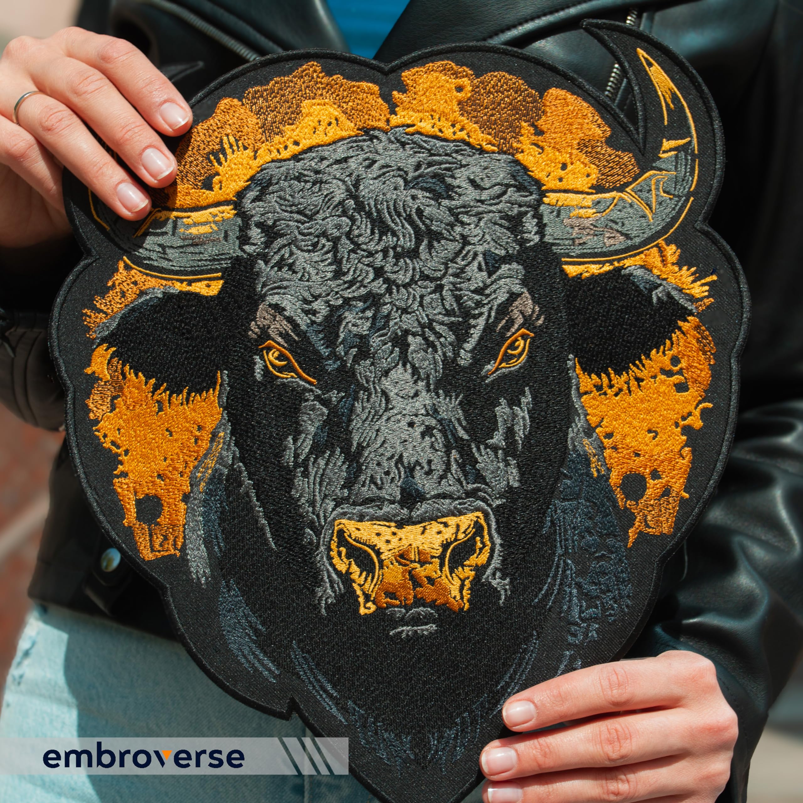 EMBROVERSE Stierkopf Rückenaufnäher, Bestickt zum Aufbügeln