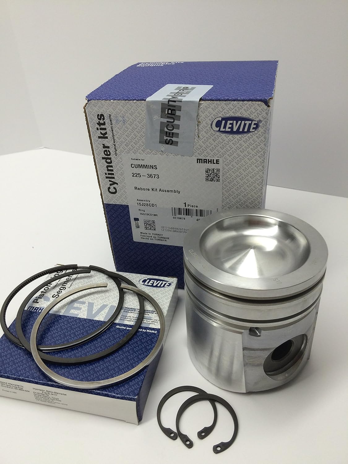 K18。18金。ブローチ。ブレーメンの音楽隊。グリム童話。11.9g。ユーズド。