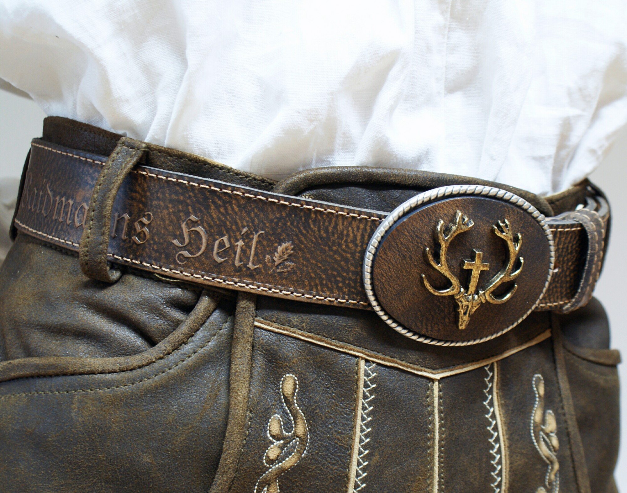 Trachtengürtel Hirsch echt vergoldet Herren Trachten-Gürtel für Lederhose Ledergürtel echt Leder braun mit Patina Handarbeit Made in Austria Unikat Hirschkopf Jagd Jäger