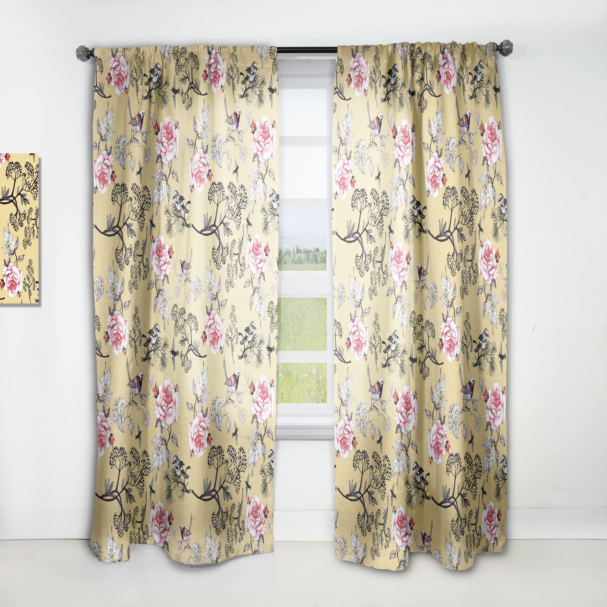 Rideaux à motif floral oiseaux roses pour habiller une fenêtre de salon
