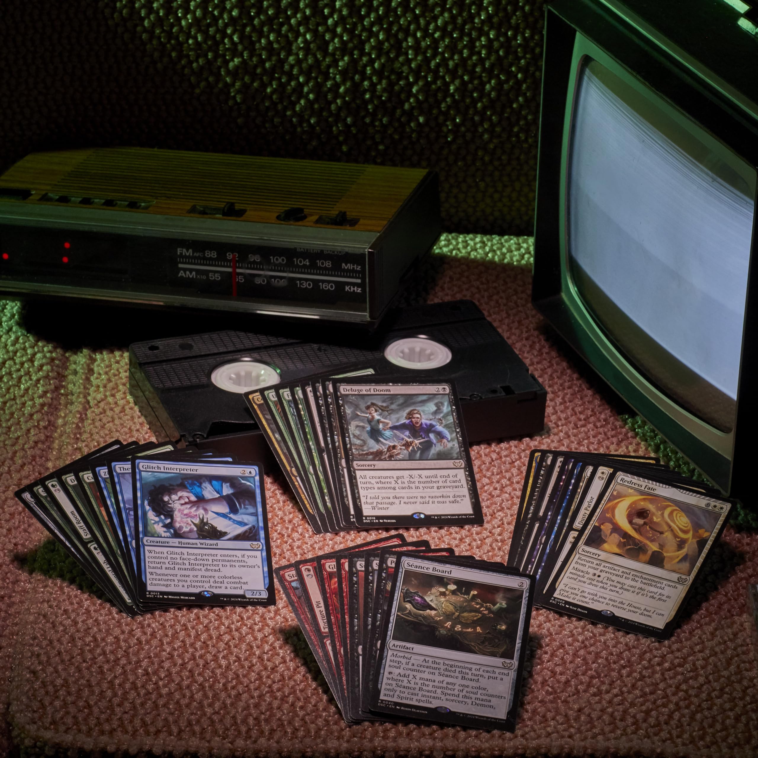 Amazon.com: Magic: The Gathering Duskmourn: House of Horror Commander Deck  Bundle