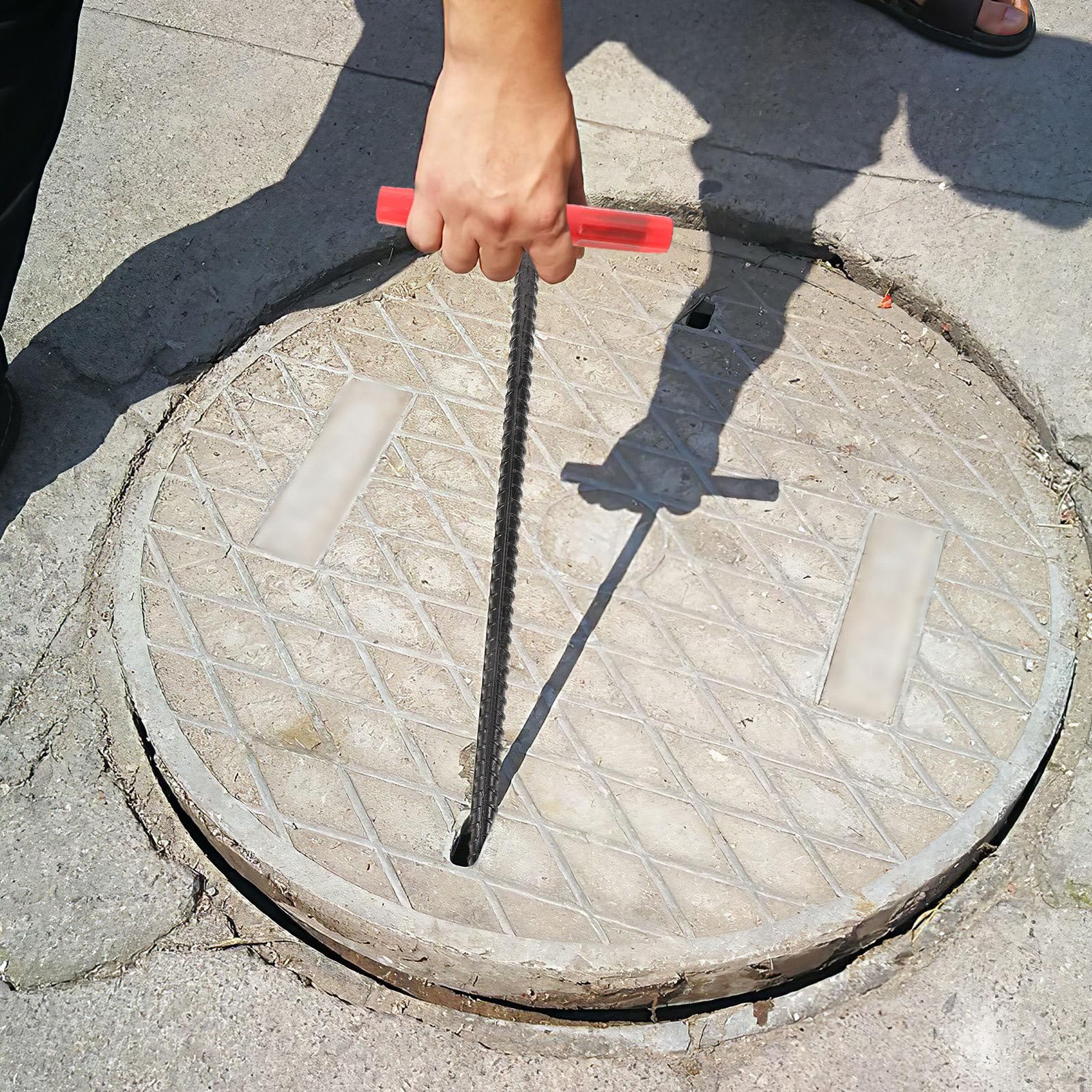 Gancho de elevación de acero resistente de 45 cm con mango de goma antideslizante, herramienta de gancho de drenaje versátil para rejillas de alcantarillado, elevación segura y fácil manejo