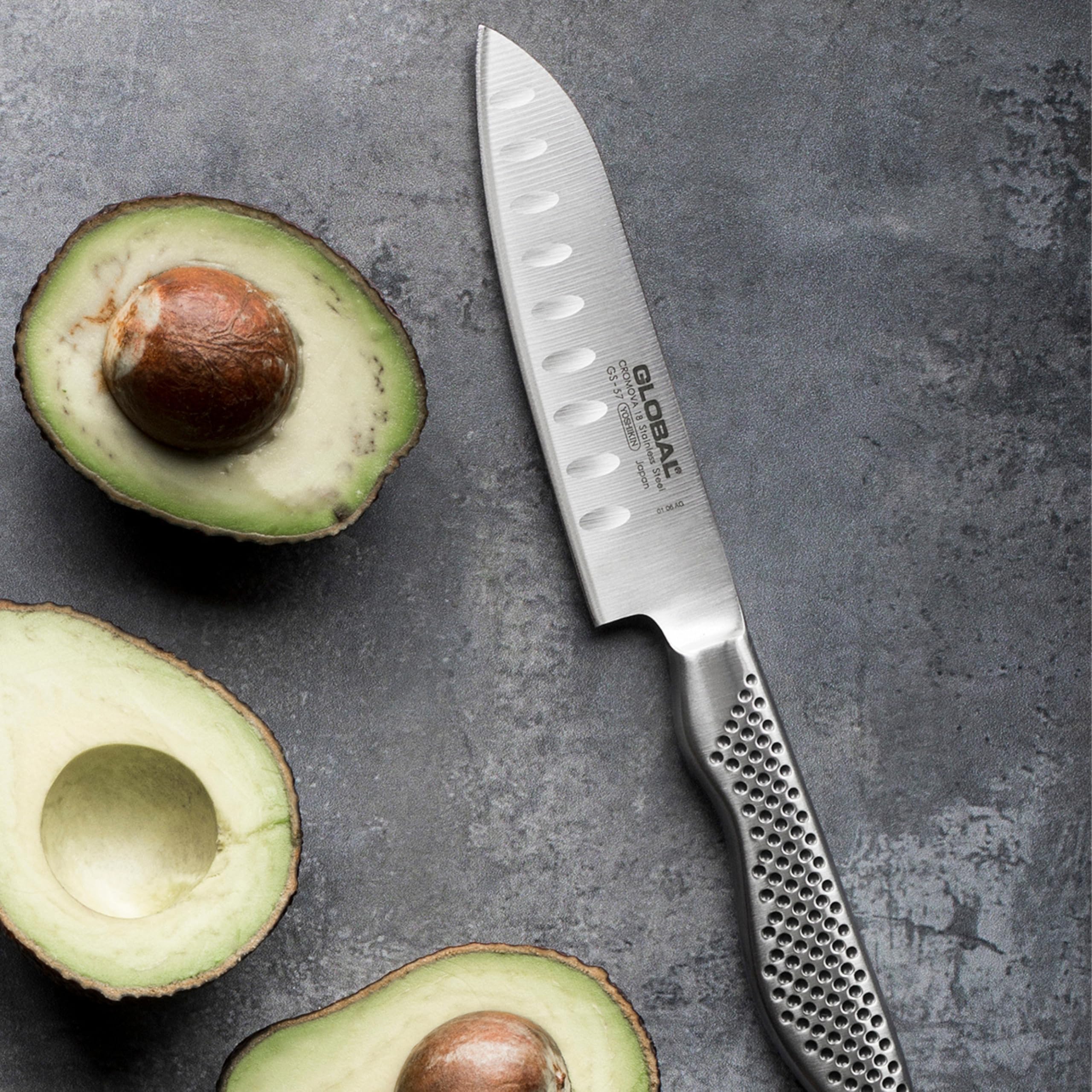 Global Knives GS-57 - Coltello Santoku scanalato con lama da 11 cm, in acciaio INOX CROMOVA 18