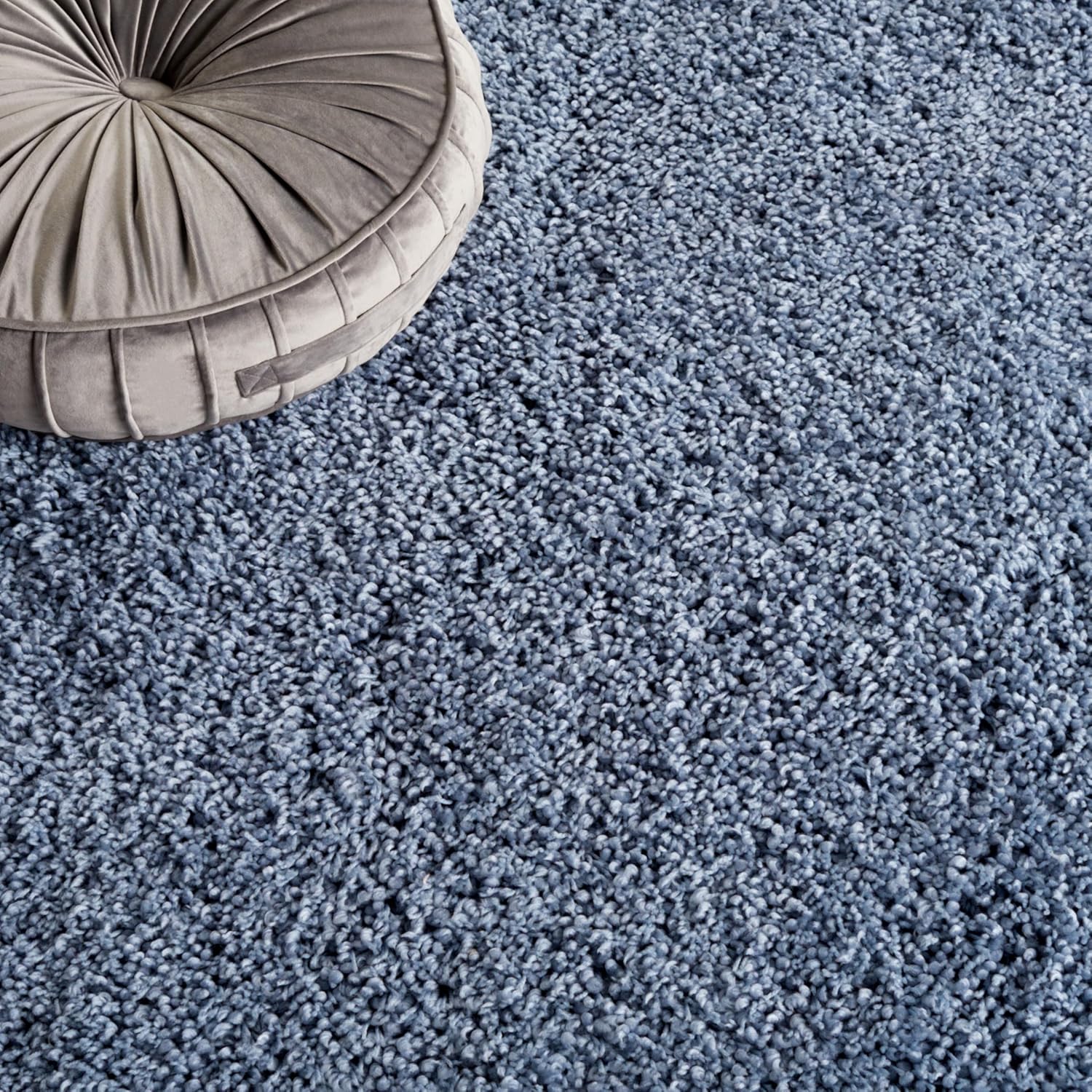 SAFAVIEH Classic Shag Collection Area Rug - 6' x 9', Light Blue, Handmade, 1.75-inch Thick Ideal for High Traffic Areas in Living Room, Bedroom (SG240C)