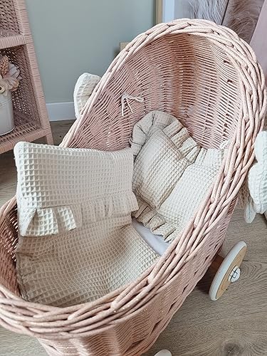 Miniatura 4 de Cochecito de mimbre rosa con purpurina y madera de haya hecho a mano - Mango y ruedas de madera estable - Transportador de juguetes acogedor para