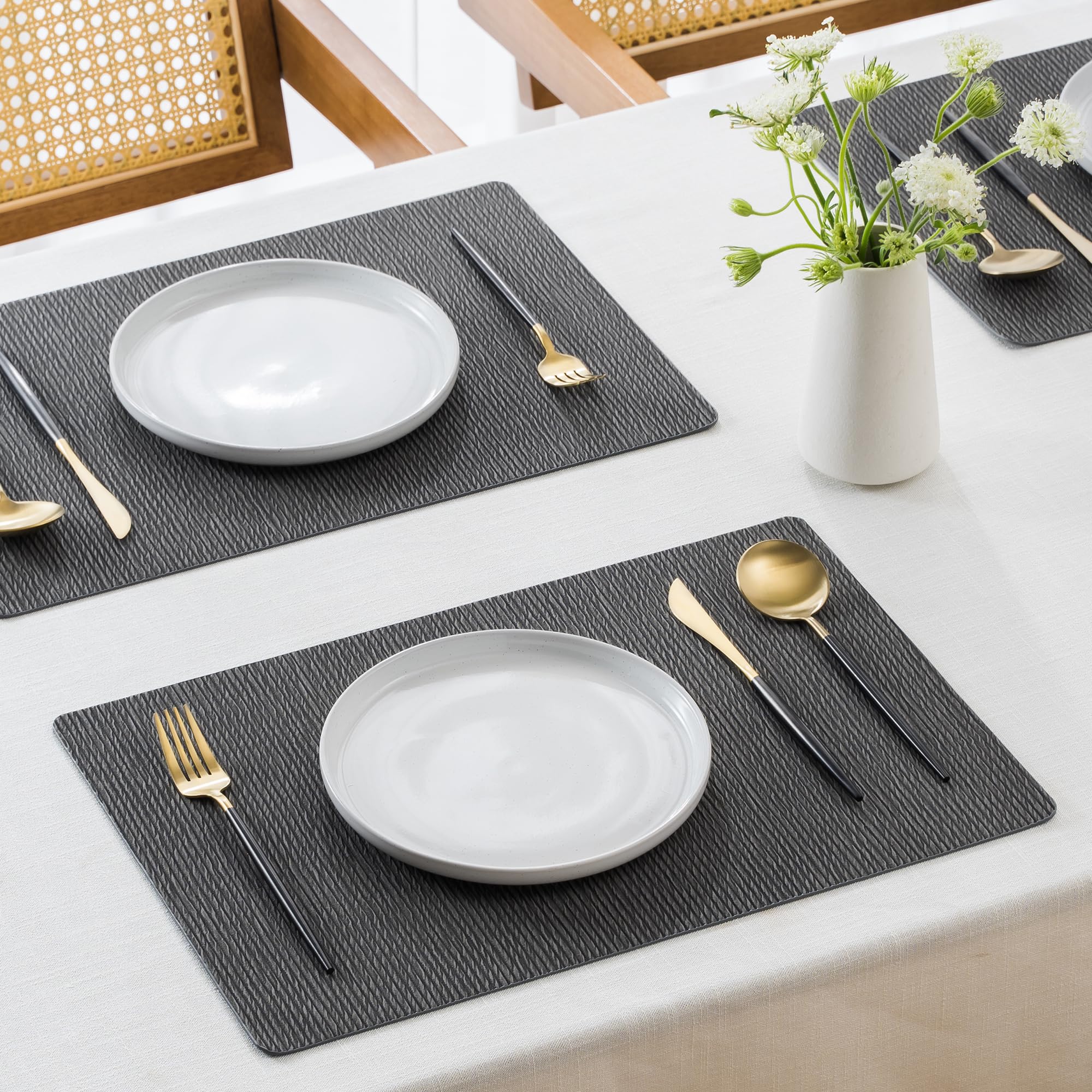 Jovono Set di 8 tovagliette in ecopelle, impermeabili, lavabili, facili da pulire, resistenti al calore, per tavolo da pranzo, ristorante, interni, 45,2 x 30 cm, grigio