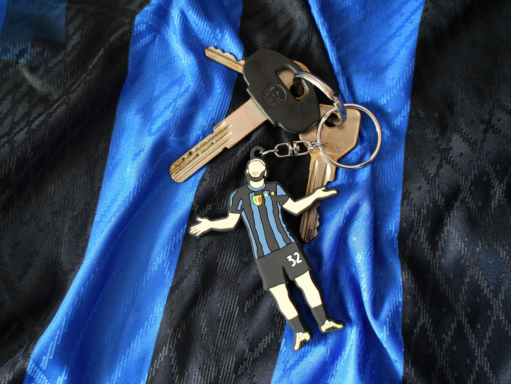Portachiavi CELEBRATIVO con Scudetto e stelle super rifinito 8cm maglia neroazzurra idea regalo per tifosi LIMITED EDITION