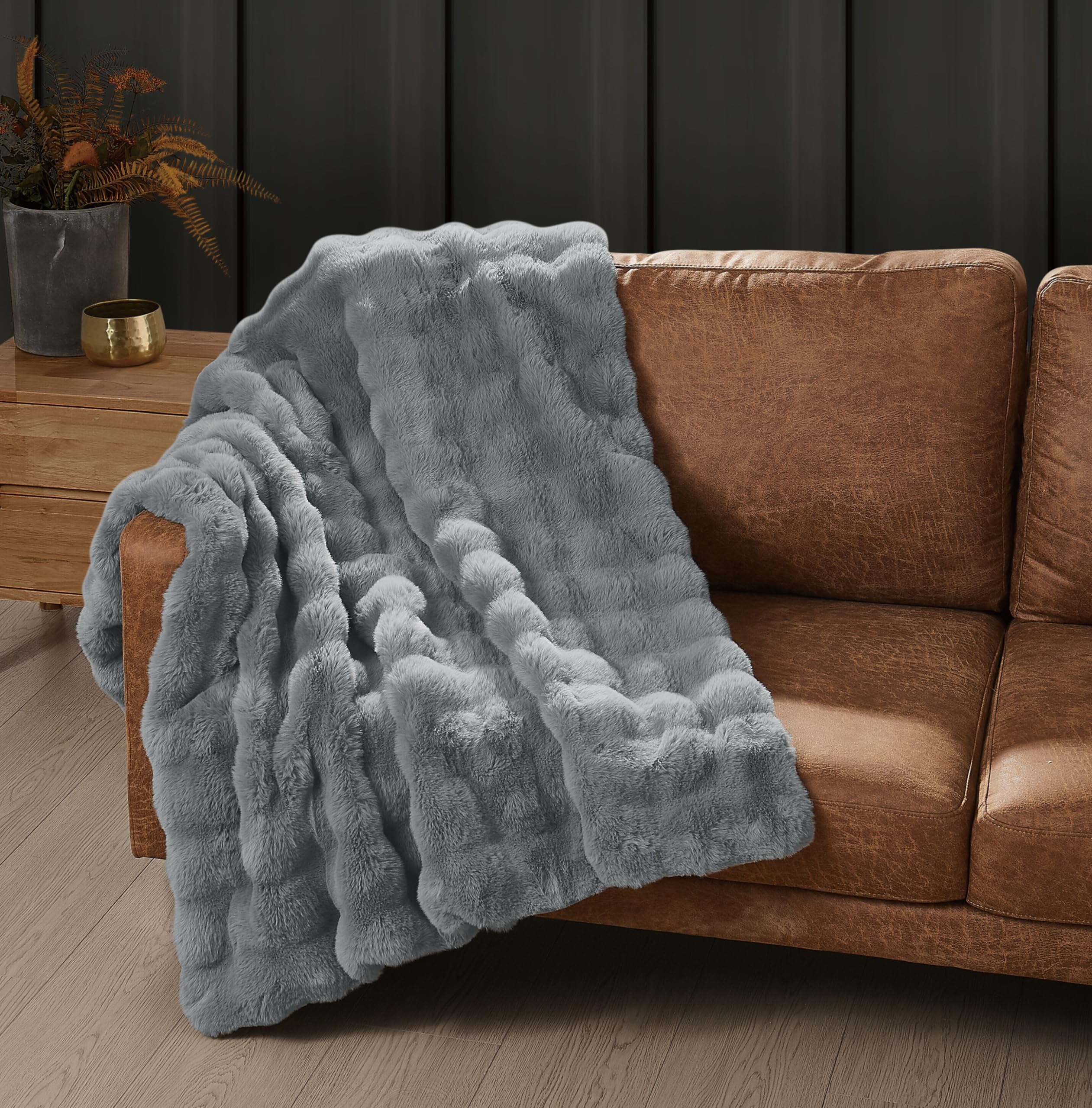 Frye Bubble Rabbit Faux Fur Grey 50x70 Throw