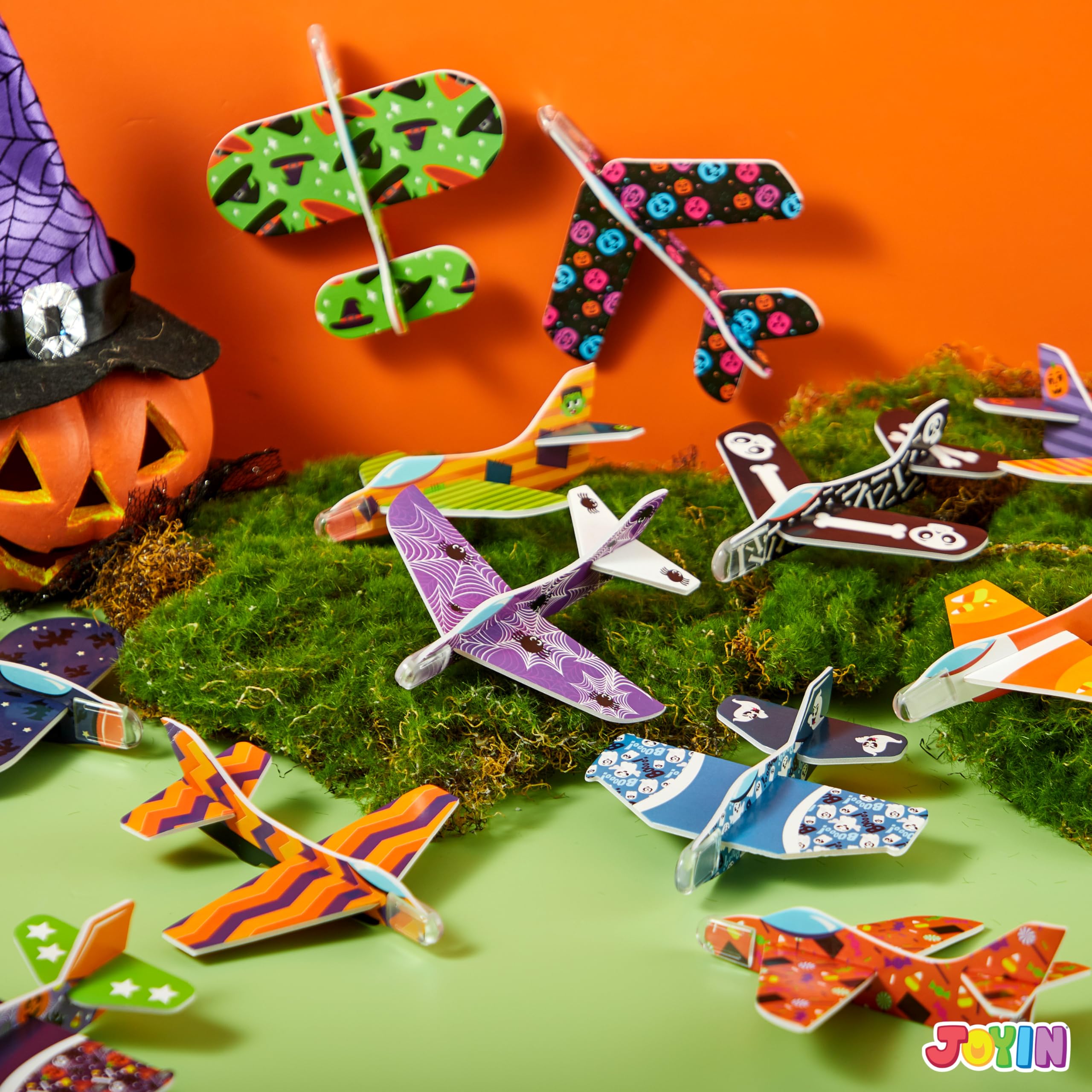 48 aviones planeadores de espuma de Halloween para niños, planeadores de aviones de papel volador, juguetes a granel para regalos de fiesta de Halloween, 12 diseños diferentes de aviones, truco 7