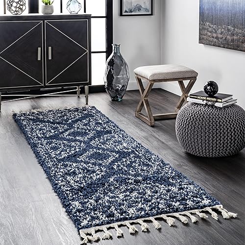 nuLOOM Vasiliki - Alfombra marroquí de pelo largo con borlas, 2 pies 6 pulgadas x 10 pies, color azul