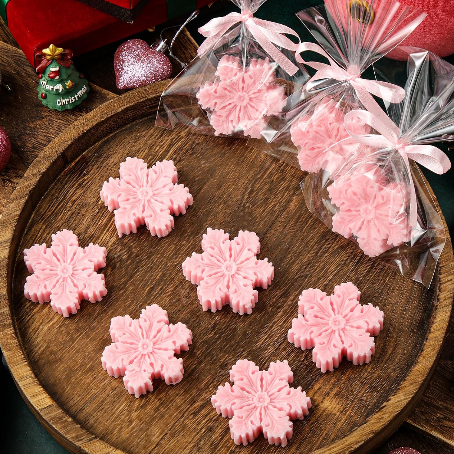 Demissle 20 Pcs Christmas Soap Bar Gift Set Snowflakes Handmade Soap Bulk with Scented Christmas Favors for Guests Holiday Stocking Stuffers for Xmas Bathroom Wedding Birthdays(Pink)
