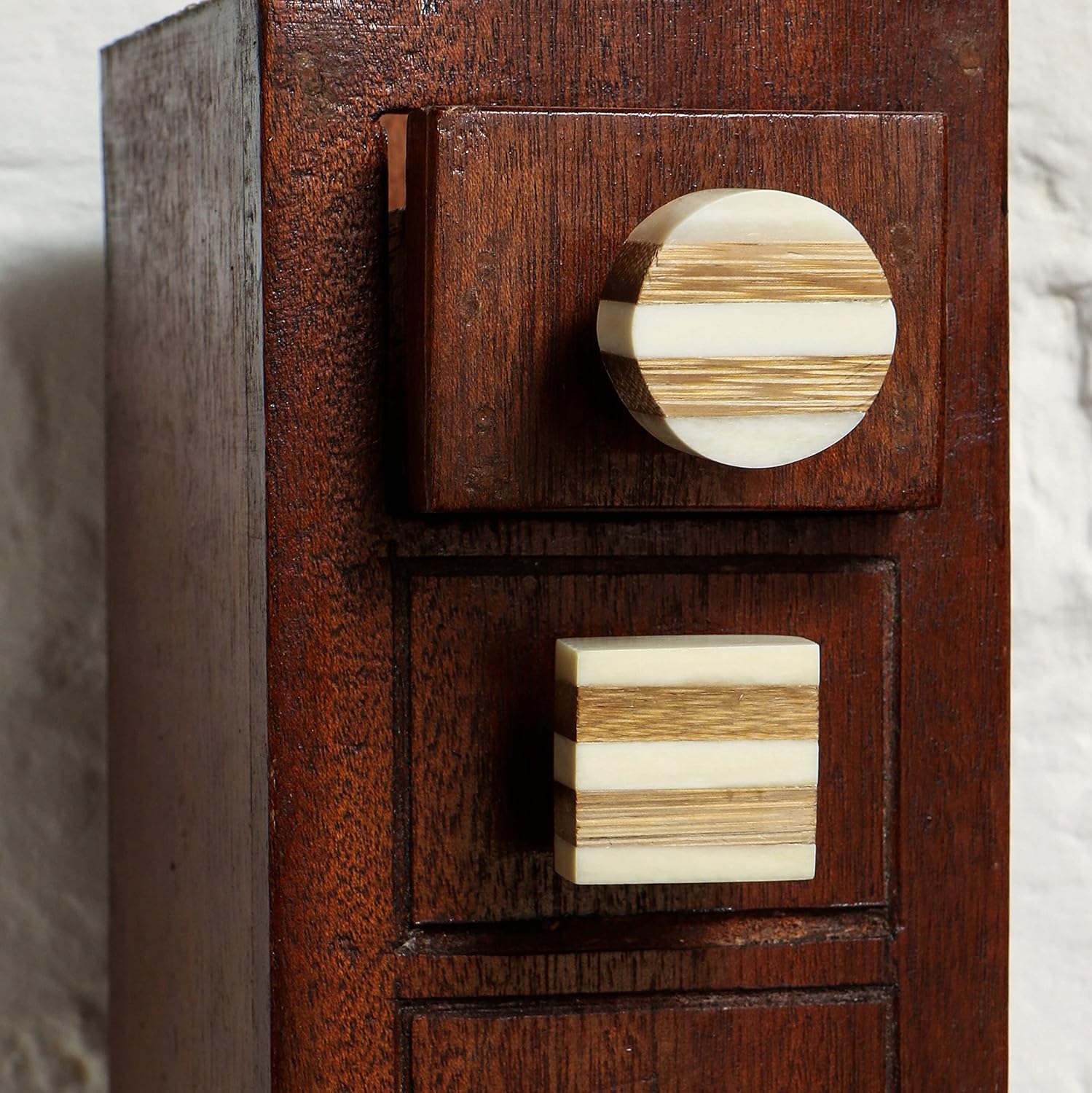 TRINCA-FERRO Set of 6 Ceramic Striped Round Bone Knob Kitchen Cabinet Cupboard Door Dresser Wardrobe and Drawer Pull for Bahtroom | Bedroom | Office | Kitchen