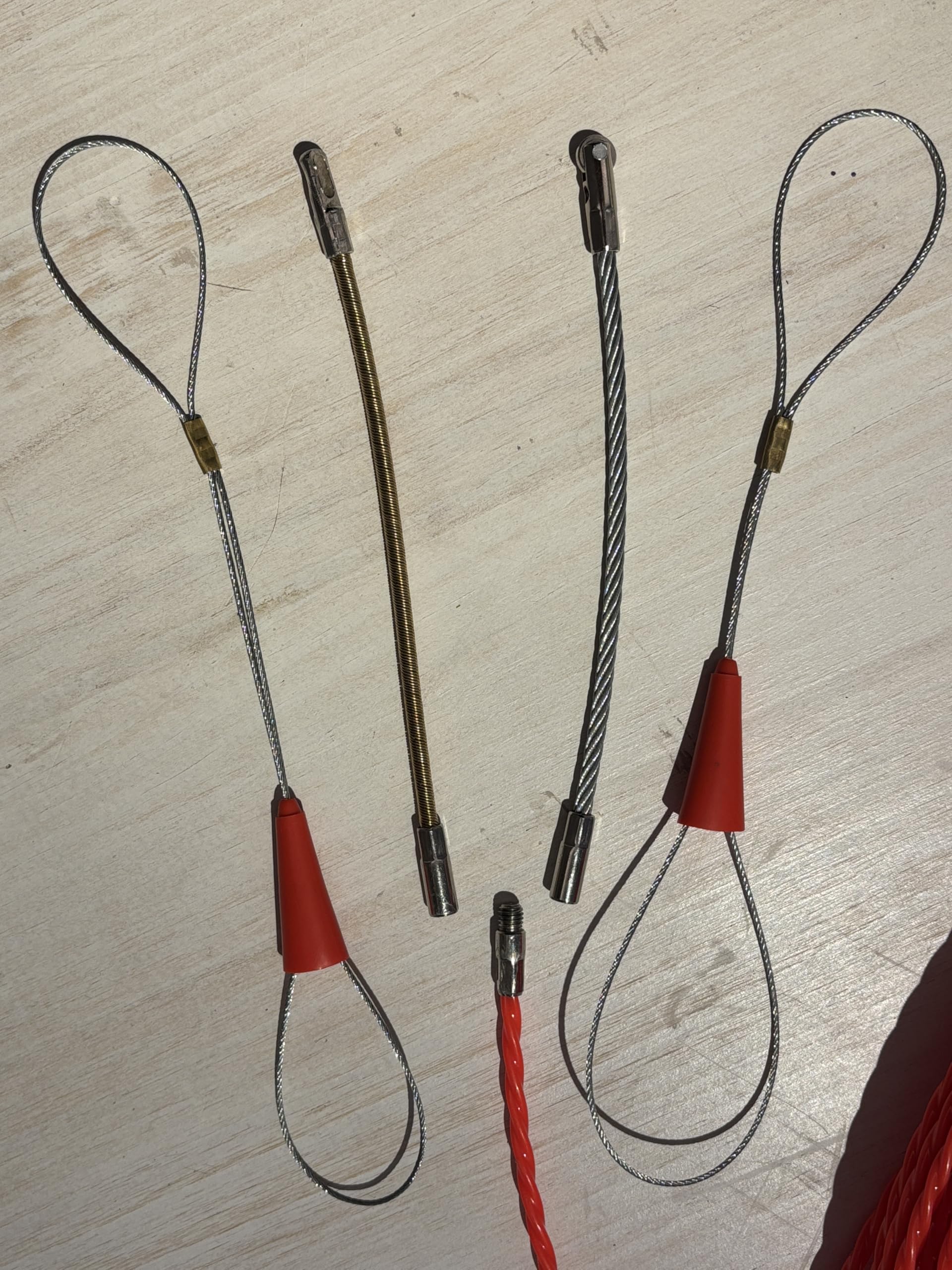 Guia pasacables I Guia de Electricista I Guía para cableado I Resortes Intercambiables I Tubo de Enrollado Incluido I Pasa Cables eléctricos I Dos Cabezales Intercambiables I 30 Metros X 4,5 mm
