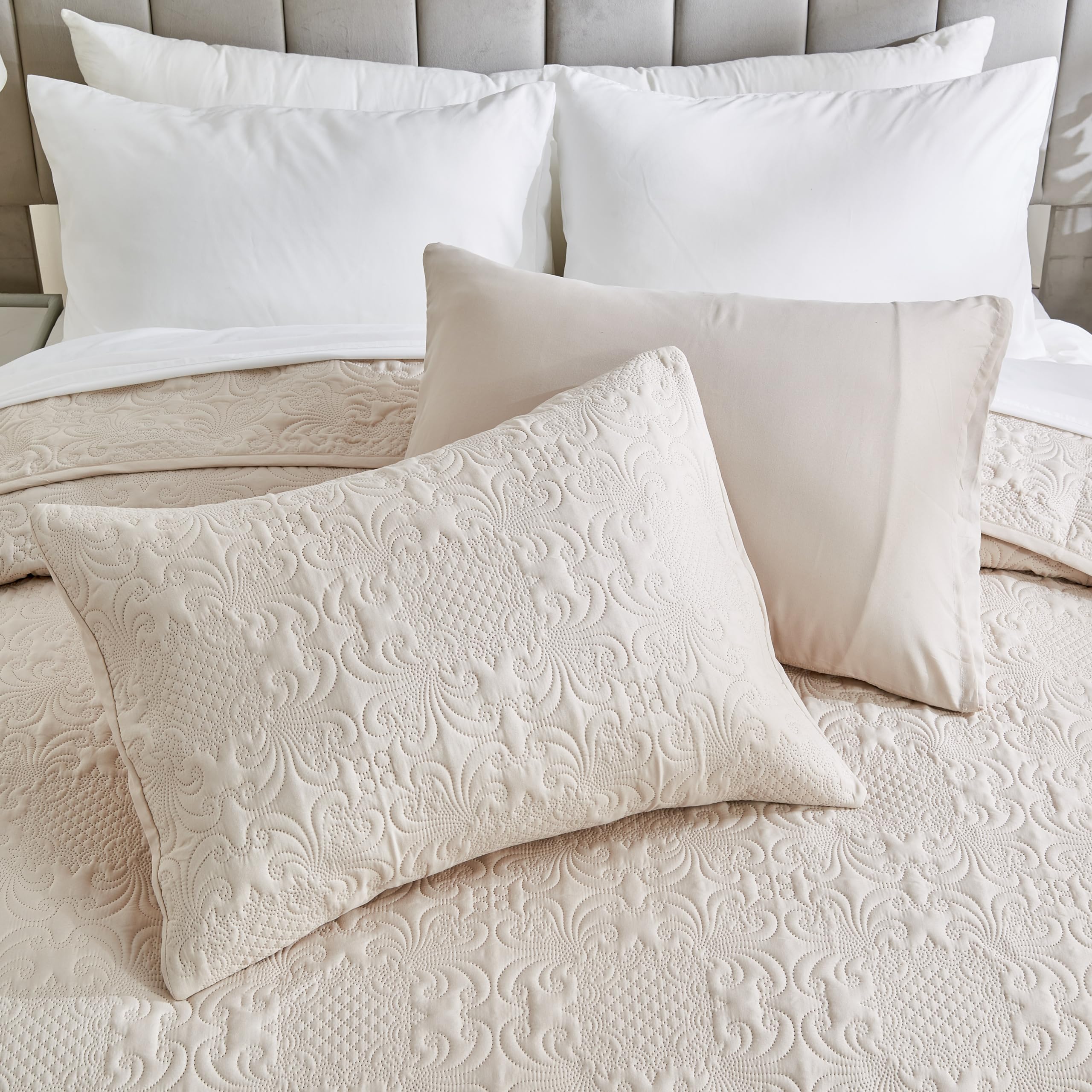 Qucover Tagesdecke Bett 240x260 Beige Bettüberwurf Bedspreads aus Mikrofaser, Tagesdecken Steppdecke Sofa Überwurfdecke Wohndecke für Bett