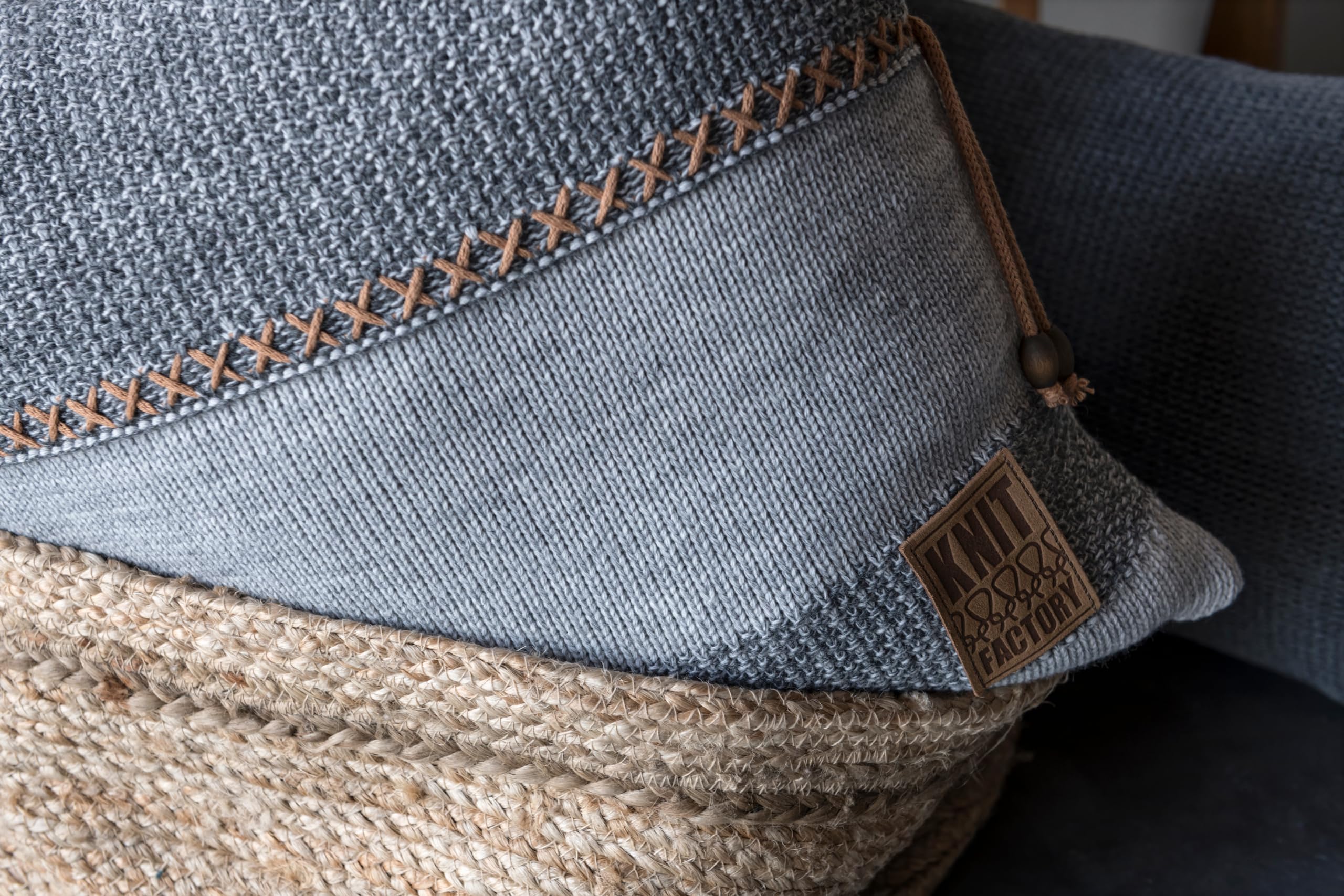 KNIT FACTORY - Roxx Rechteckiges Zierkissen - Beige/Schwarz - 60x40 cm