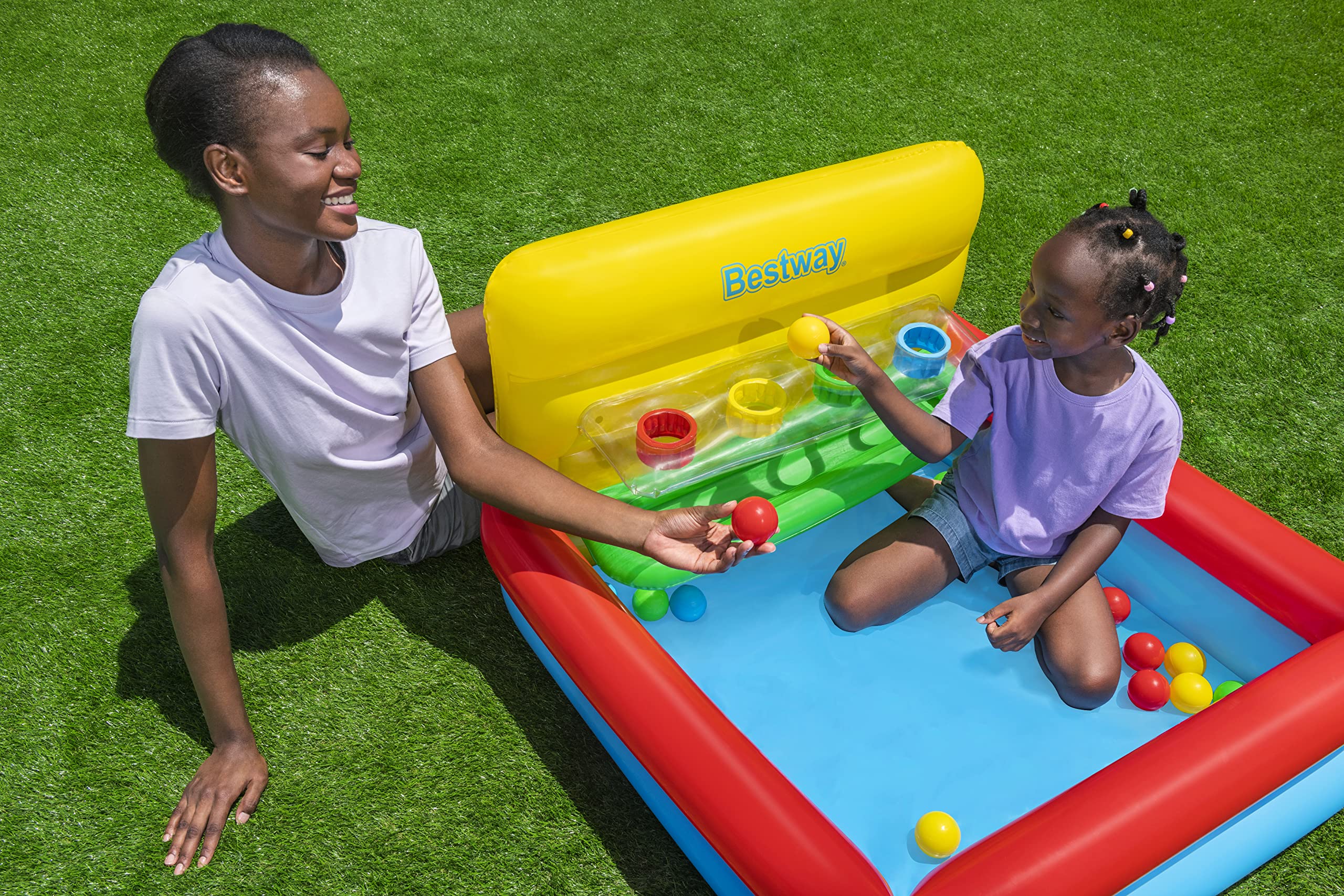 41" x 37" x 24"/1.04m x 94cm x 61cm Sort N' Play Ball Pit