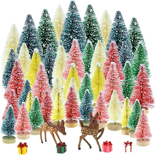 Yookat 51 árboles artificiales de pinos con base de madera, cepillo de botella de sisal, árboles de colores surtidos y cajas de ciervos, adornos de