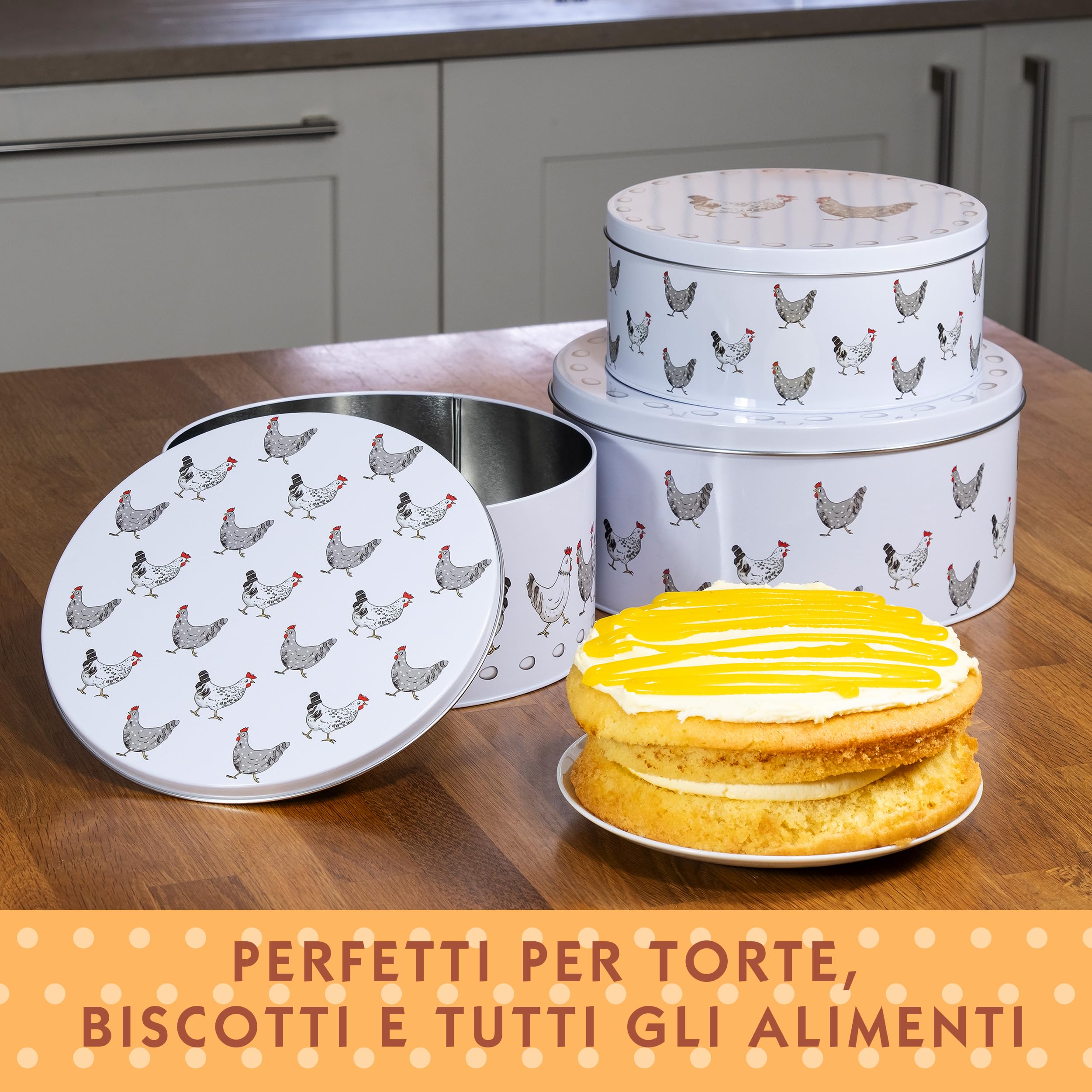 SPOTTED DOG GIFT COMPANY Set di 3 Scatole di Latta, Contenitori Impilabili per Biscotti in Metallo, Barattoli di Latta Rotondi Ermetici per Conservare Torte e Alimenti, Piccoli Medi Grandi - Galline