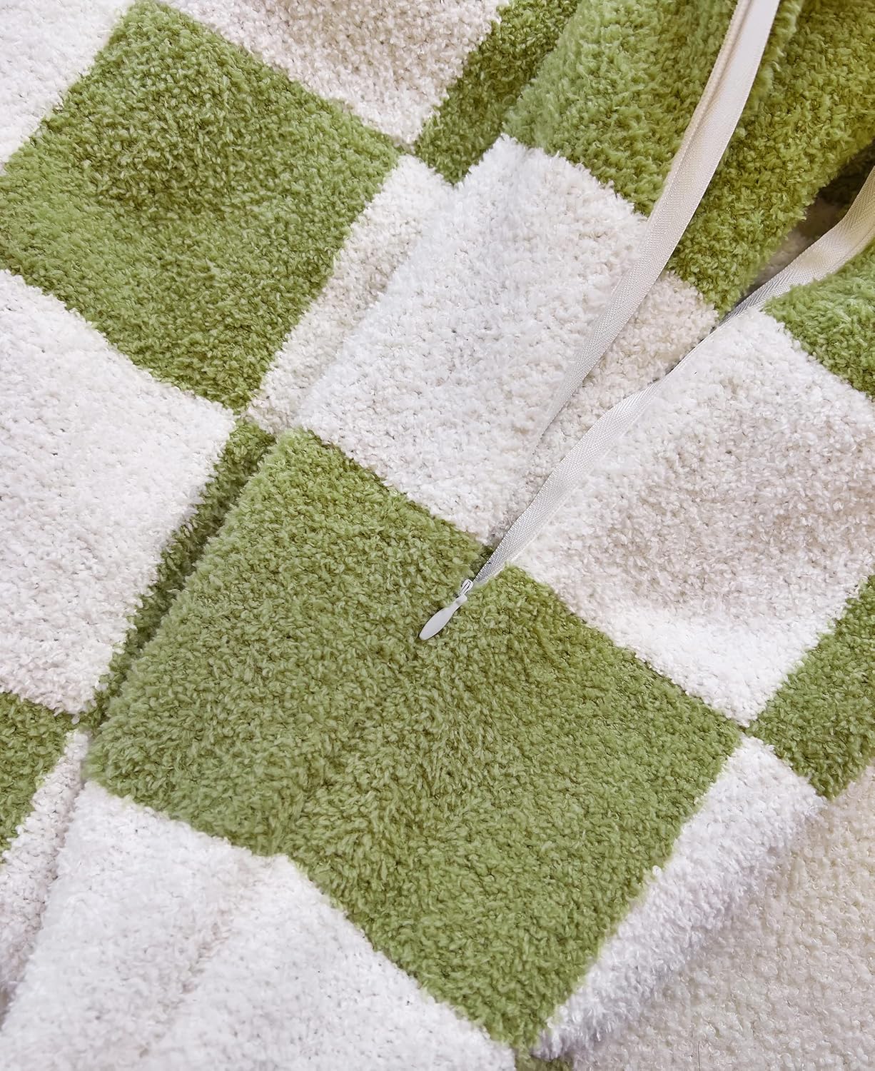 REPRECONF Set of 2 Ultra Soft Cozy Buffalo Checkerboard Fluffy Microfiber Checker Knitted Throw Pillow Cover Fleece Cushion Case Decorative for Sofa Couch Bed 18 inches Both Sides (Matcha)