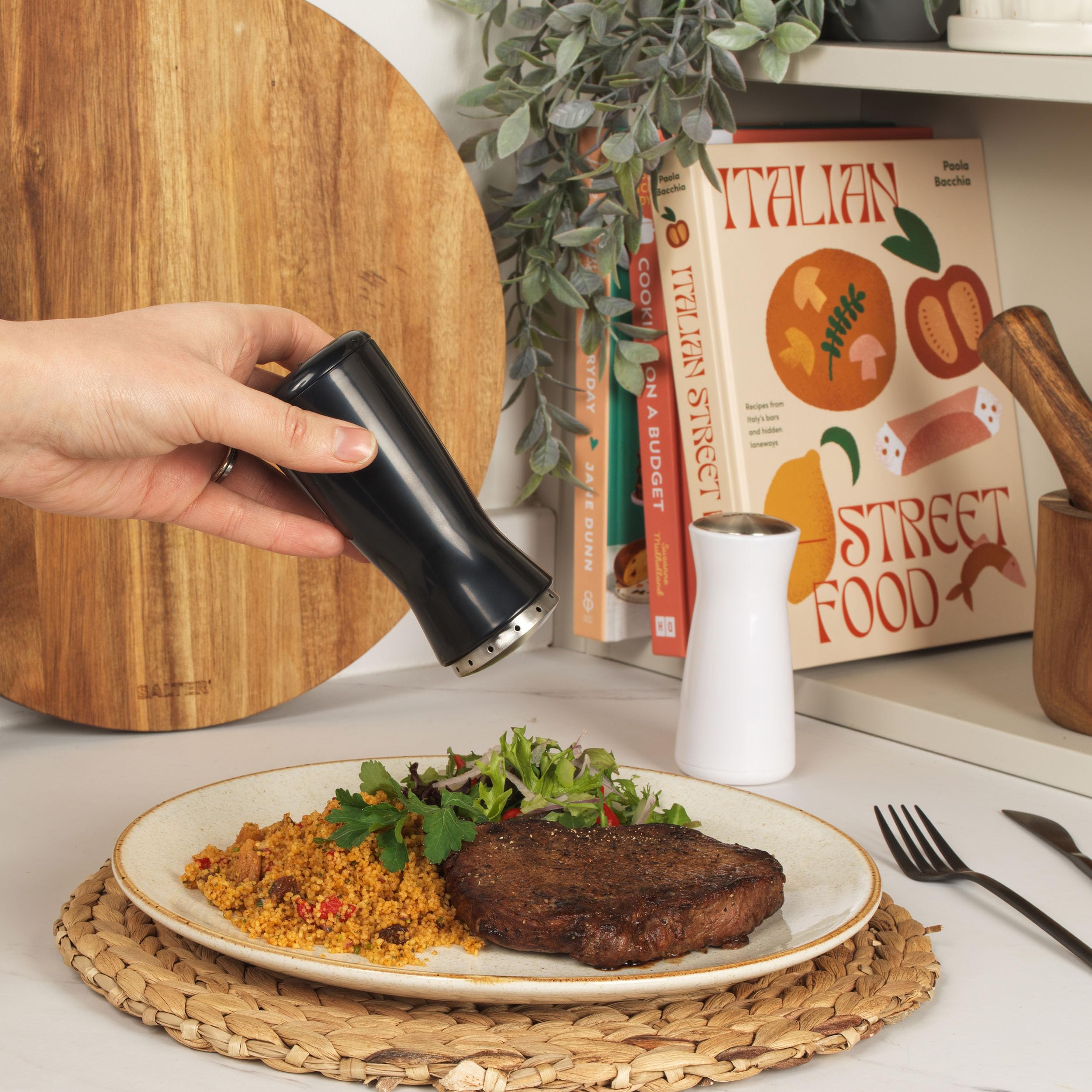 Salter BW12947EU7 Gravity Salt and Pepper Shaker Set, Classic Seasoning Mills, Salt & Pepper Pots, Tilt to Operate - Image 4