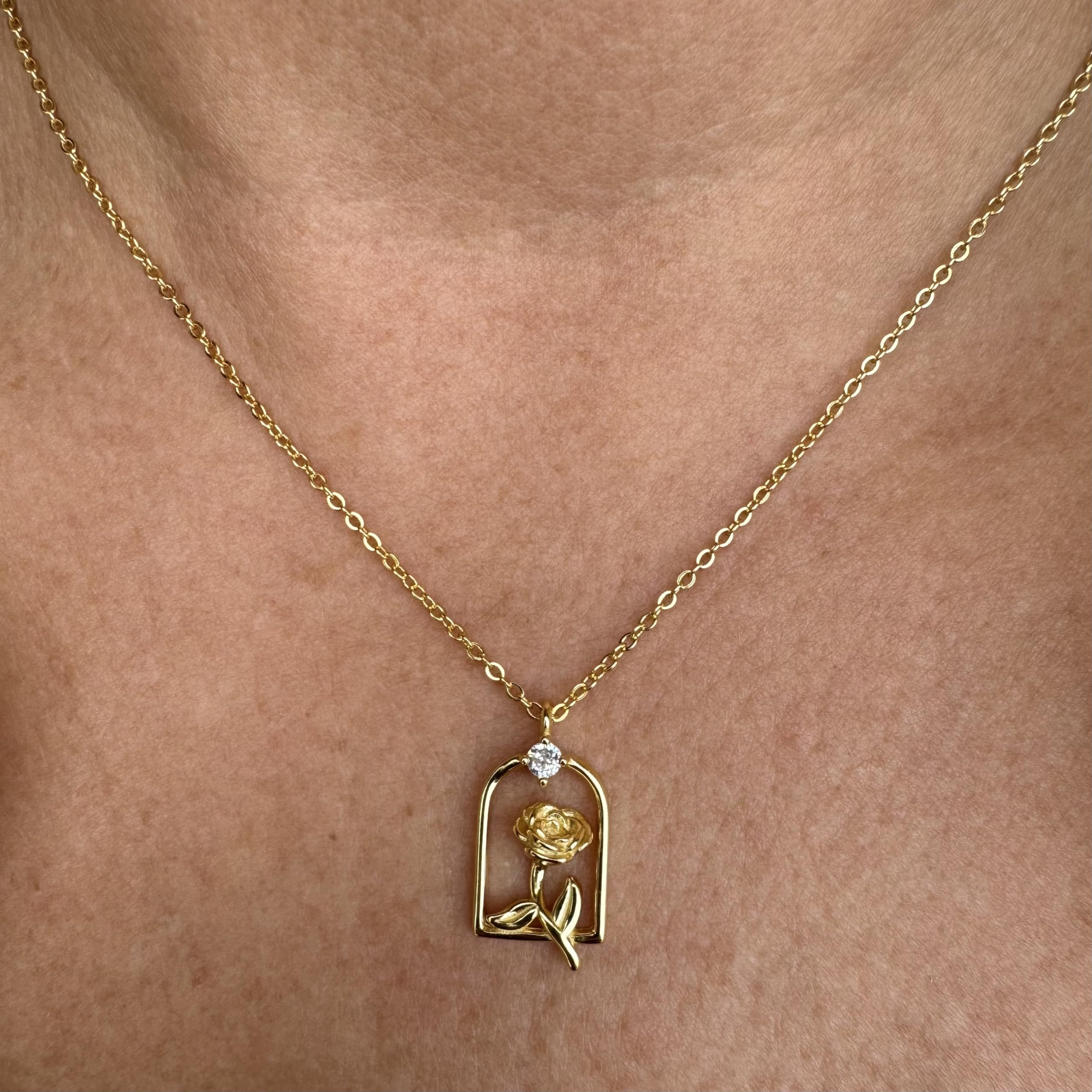 Collar Rosa Bella y Bestia en Plata de Ley 925 y Chapado en Oro con Cadena de 40cm + Alargador. Para mujer, madre, abuela, amiga - Regalo de Navidad, Cumpleaños, Amigo Invisible. (Oro)