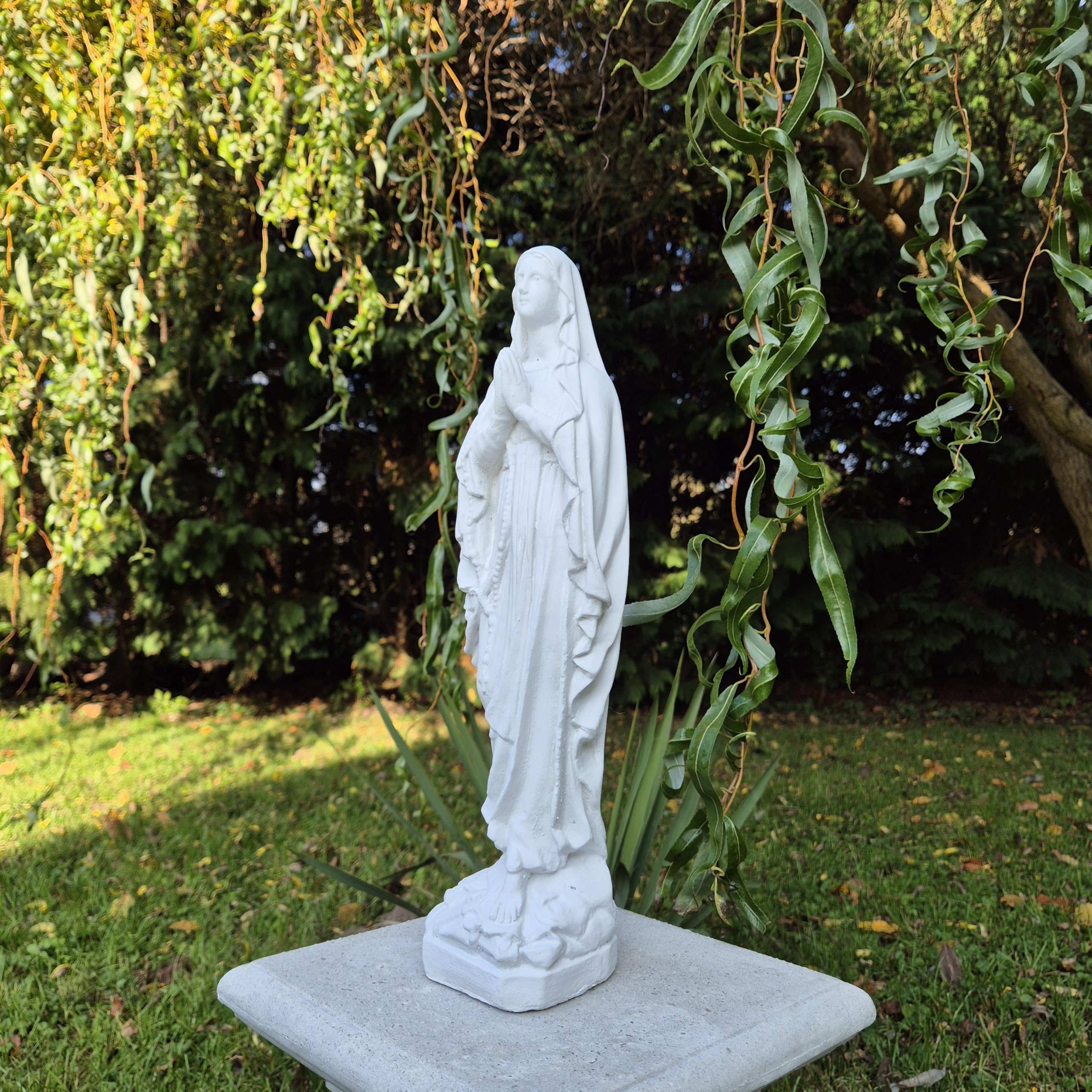 FABRIQ Statua della Sacra Madonna 38 cm – 2 kg in pietra artificiale – resistente alle intemperie e al gelo – Statua da giardino Madonna per casa e chiesa