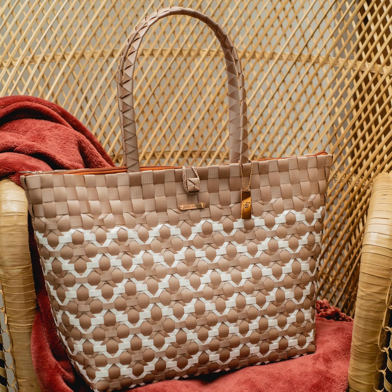 Handwoven Geometric Tote – Medium Shoulder Bag for Travel, Work, or Brunch