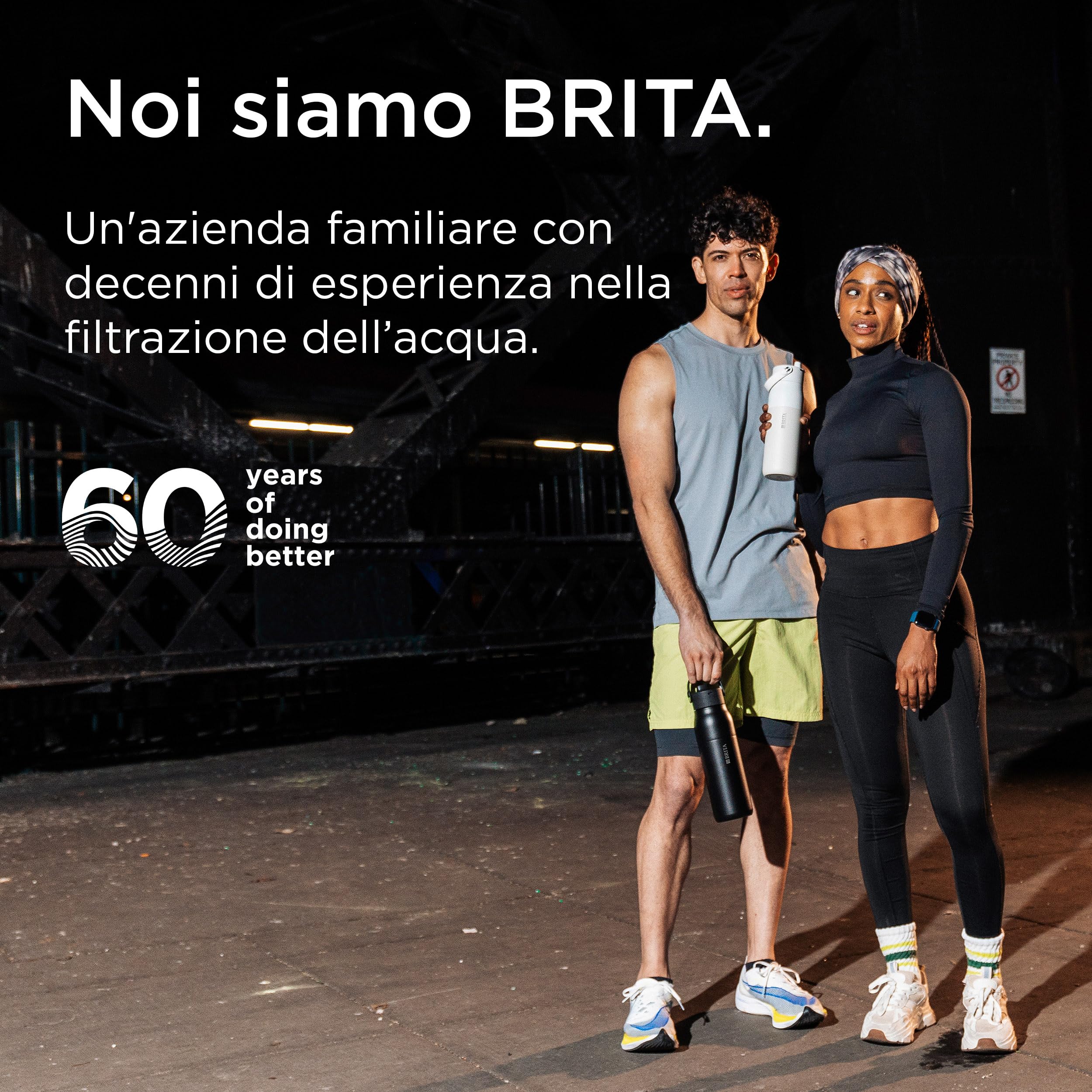 BRITA LARQ iQ - Borraccia con filtro digitale (680 ml) con monitoraggio dell'idratazione (app), filtro dell'acqua al carbone attivo e UV-C, neutralizza il 99,99% di batteri e filtra microimpurità