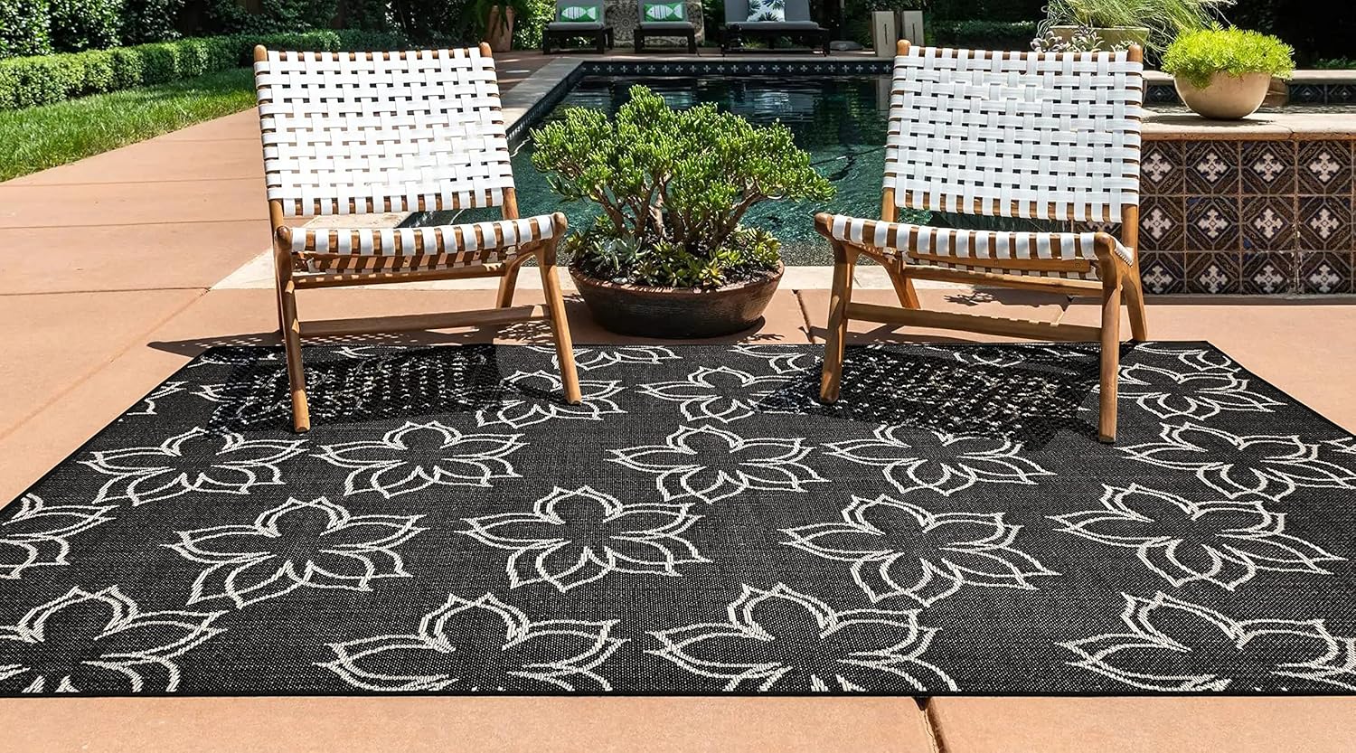 Modern Tropical Floral Indoor Outdoor Area Rug Weather Resistant Outdoor Carpet for Porch Deck Balcony Backyard Patio Rug 5x7 Black