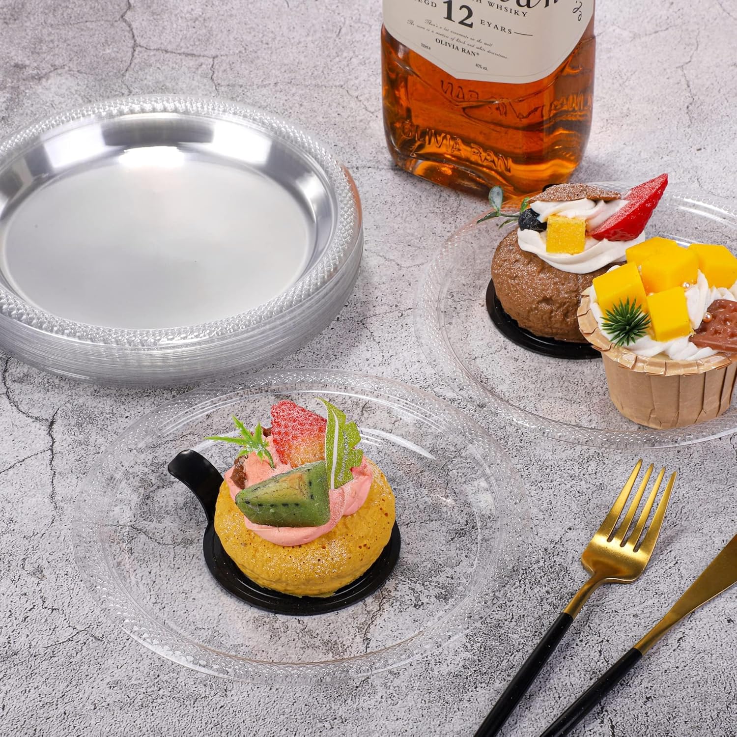 300 Pack Clear Disposable Plastic Plates with Sticker 7 Inch Heavy Duty Round Plates Food Grade Solid Color Dinner Party Plates for Party Supplies, Dinner, Picnic