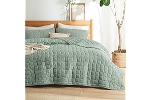 Bedsure Quilt Set: Green Oasis for Tranquil Slumber