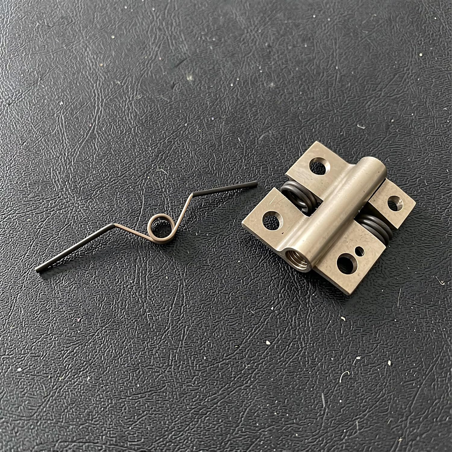TEHAUX 4pcs Self Opening Hinge Spring, Z-Shaped Spring