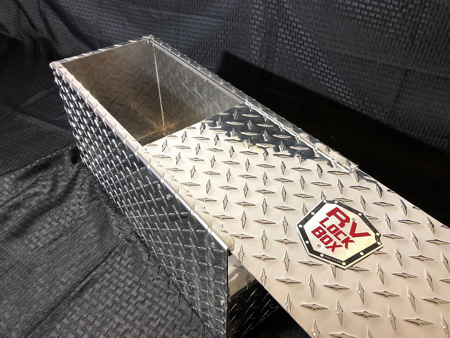 27" RV Battery Lock Box (Black Diamond Plate Lid)