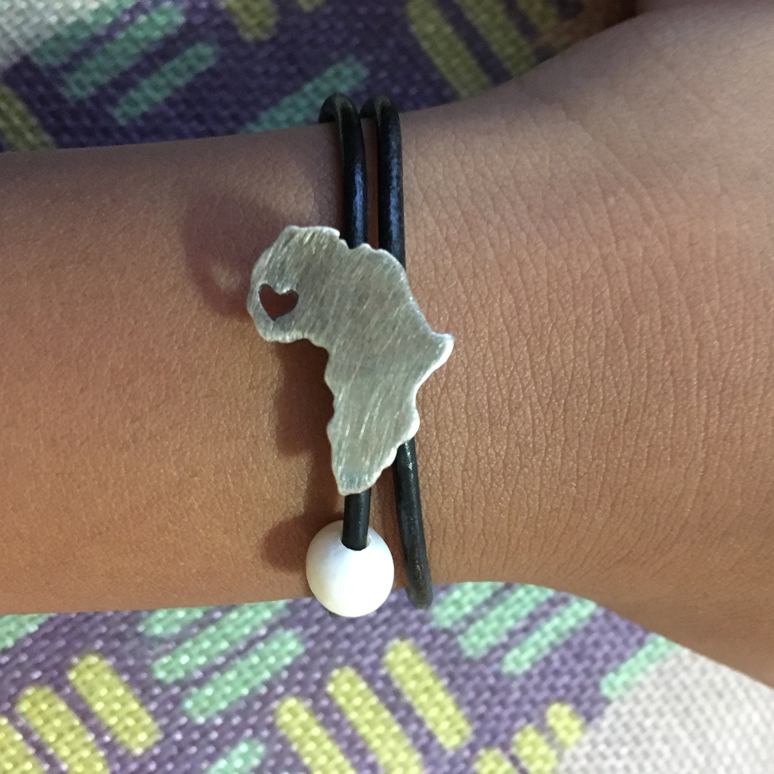 Pulsera África Plata con Perla - Plata 925 Hecha a Mano con Cordón de Cuero - Joya Única AfricanDreamland